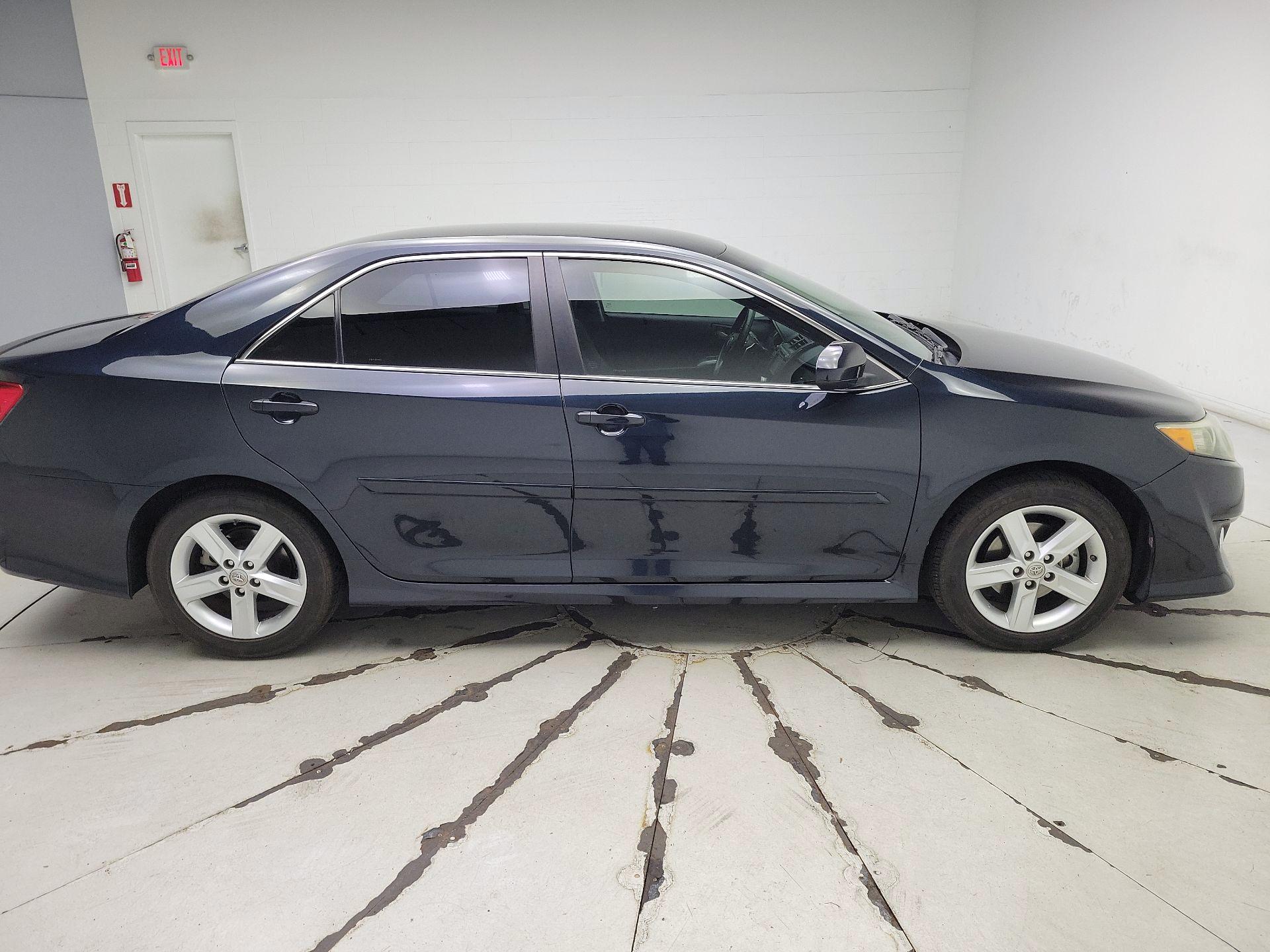 Thumbnail: 2014 Toyota Camry - 4