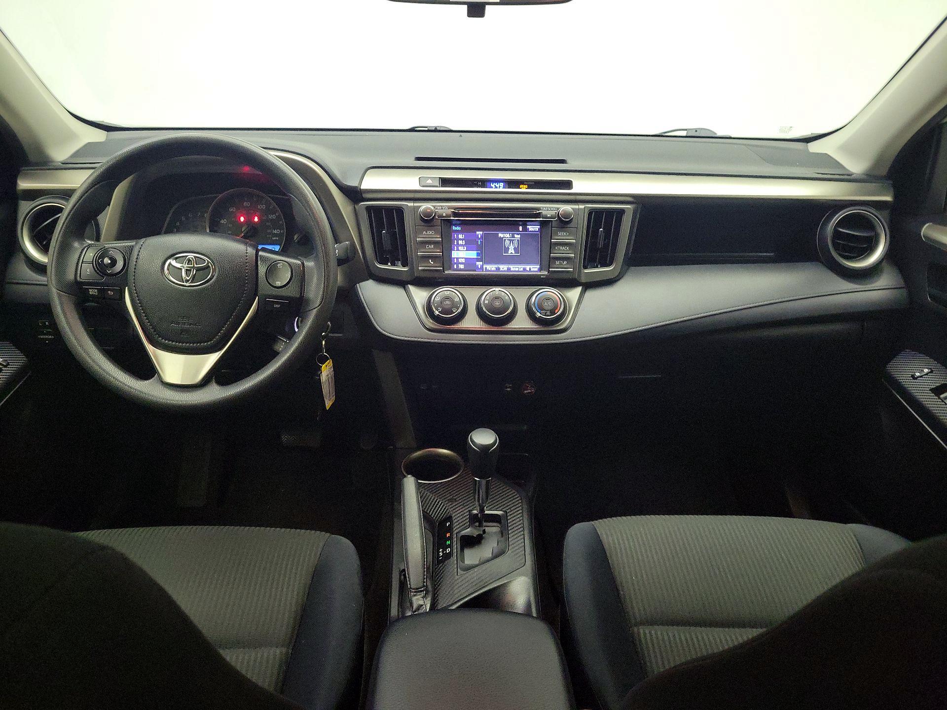 Thumbnail: 2015 Toyota RAV4 - 9