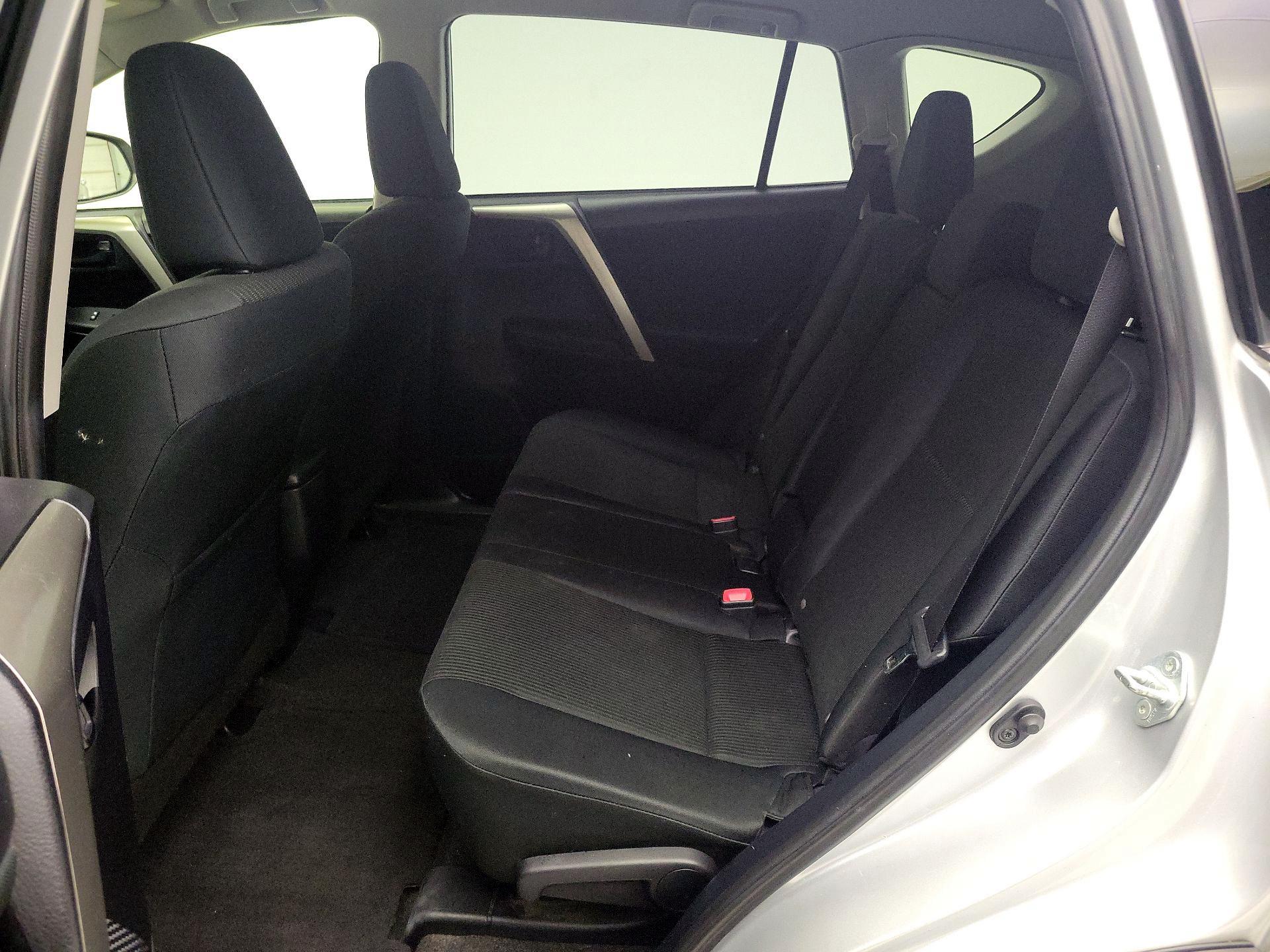 Thumbnail: 2015 Toyota RAV4 - 19