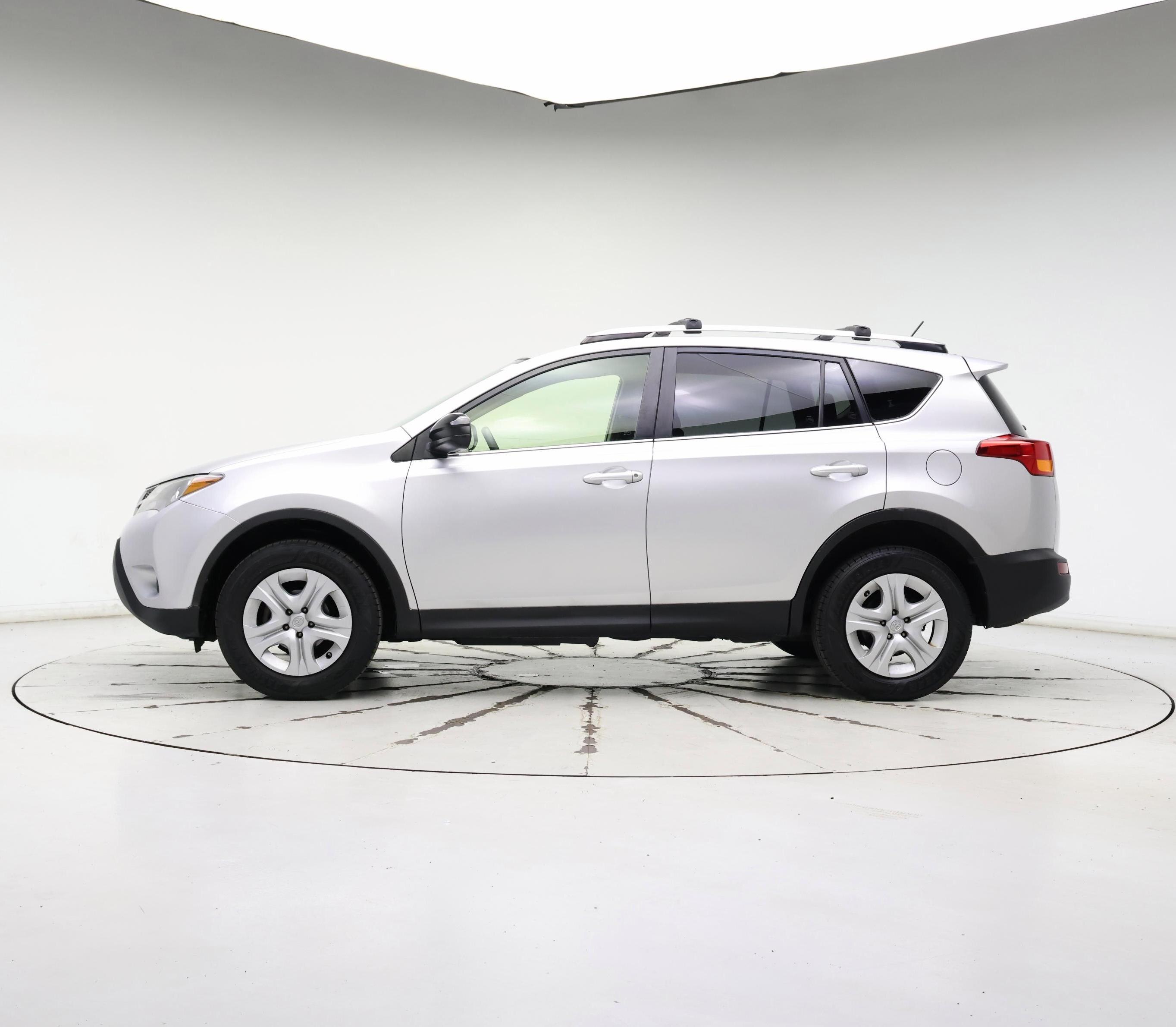 Thumbnail: 2015 Toyota RAV4 - 3