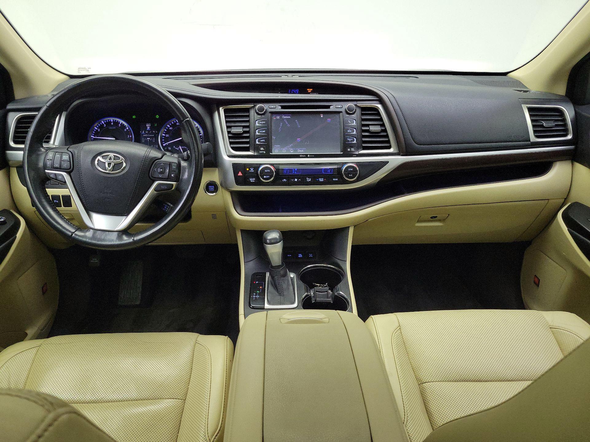 Thumbnail: 2015 Toyota Highlander - 9
