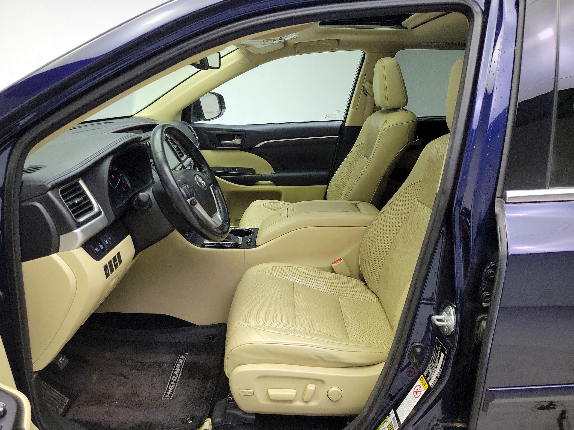 Thumbnail: 2015 Toyota Highlander - 11