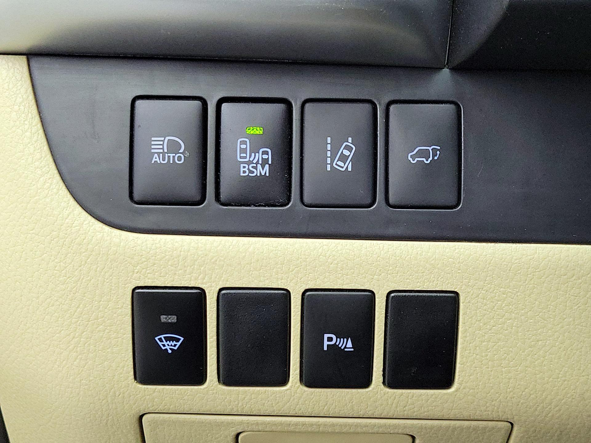 Thumbnail: 2015 Toyota Highlander - 13