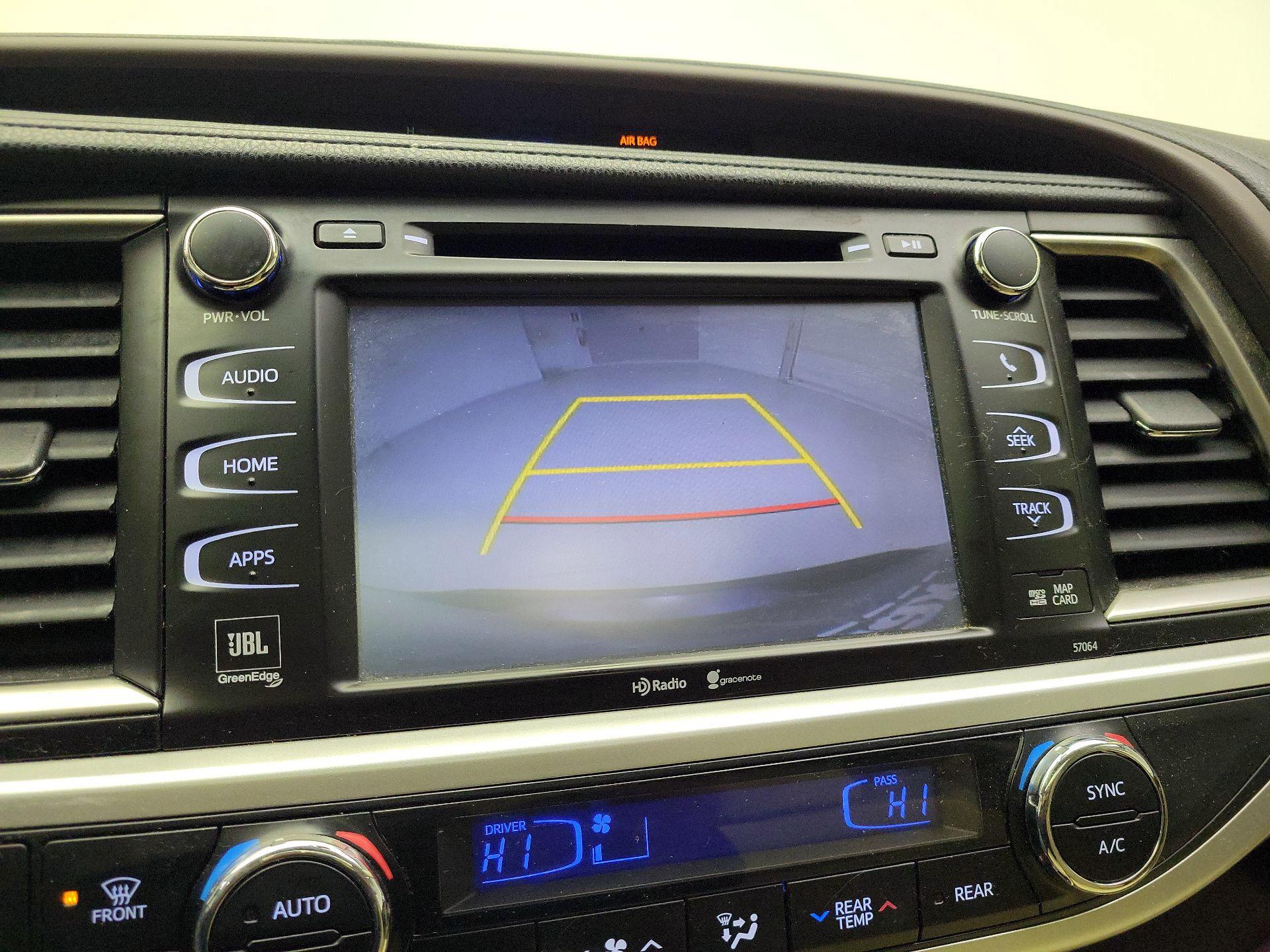 Thumbnail: 2015 Toyota Highlander - 15