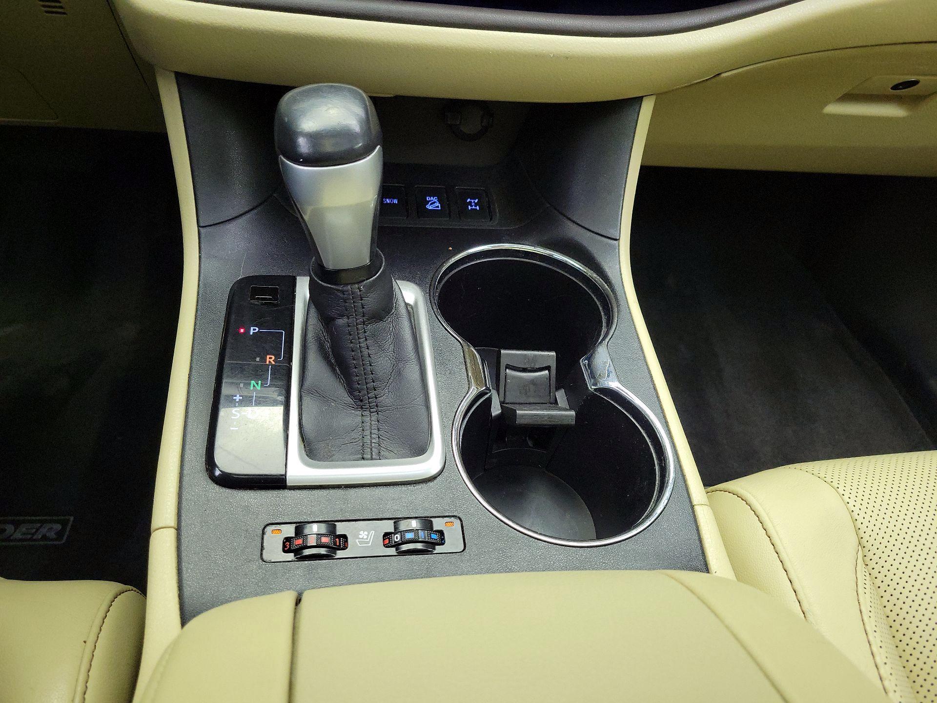 Thumbnail: 2015 Toyota Highlander - 18