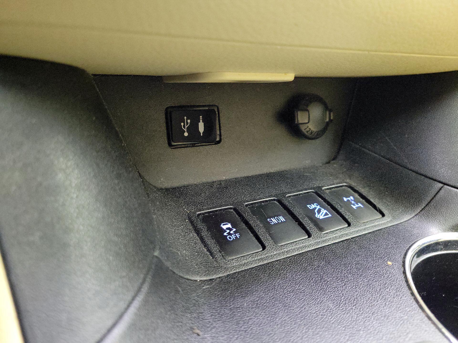 Thumbnail: 2015 Toyota Highlander - 19