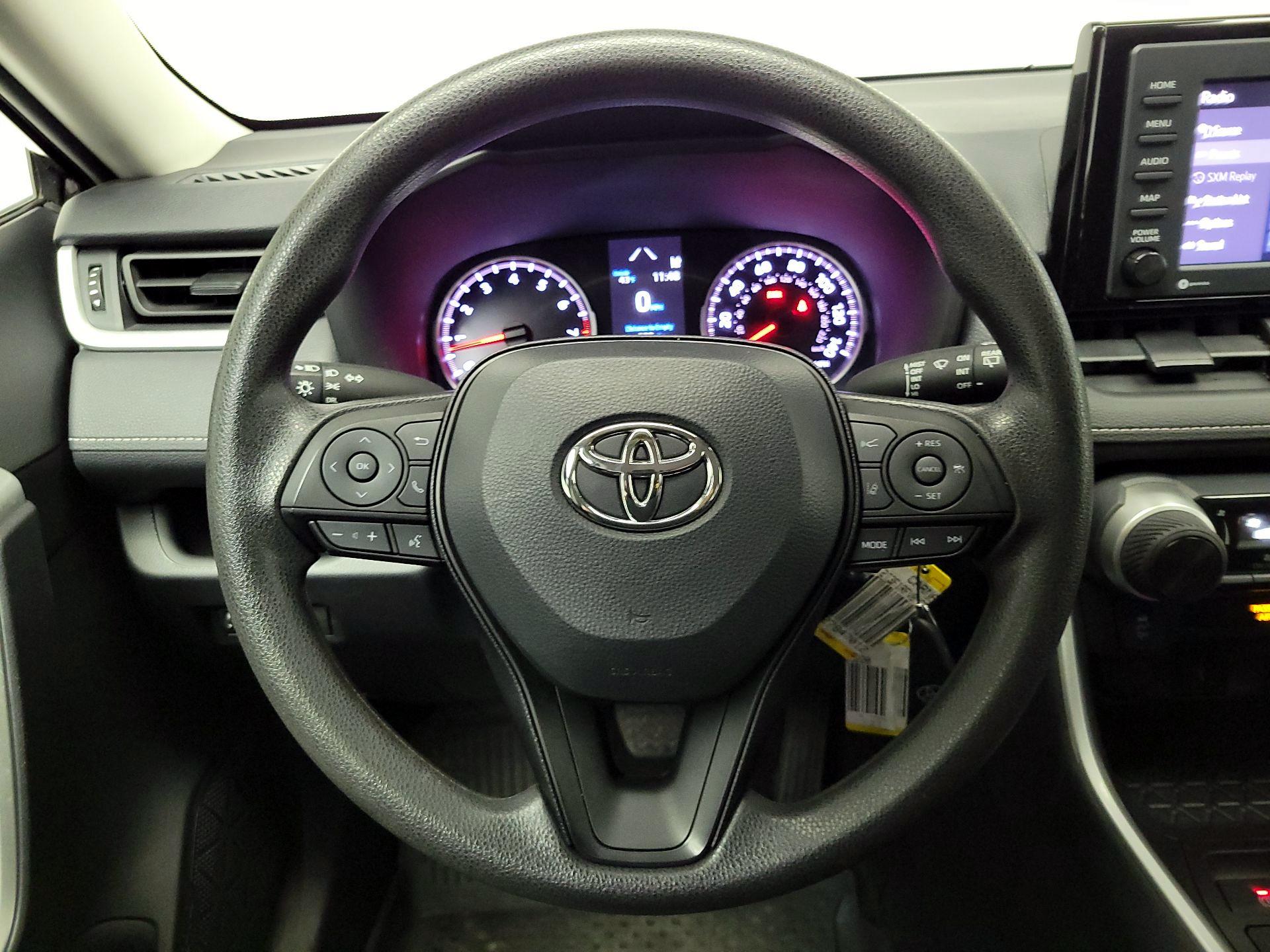 Thumbnail: 2022 Toyota RAV4 - 10