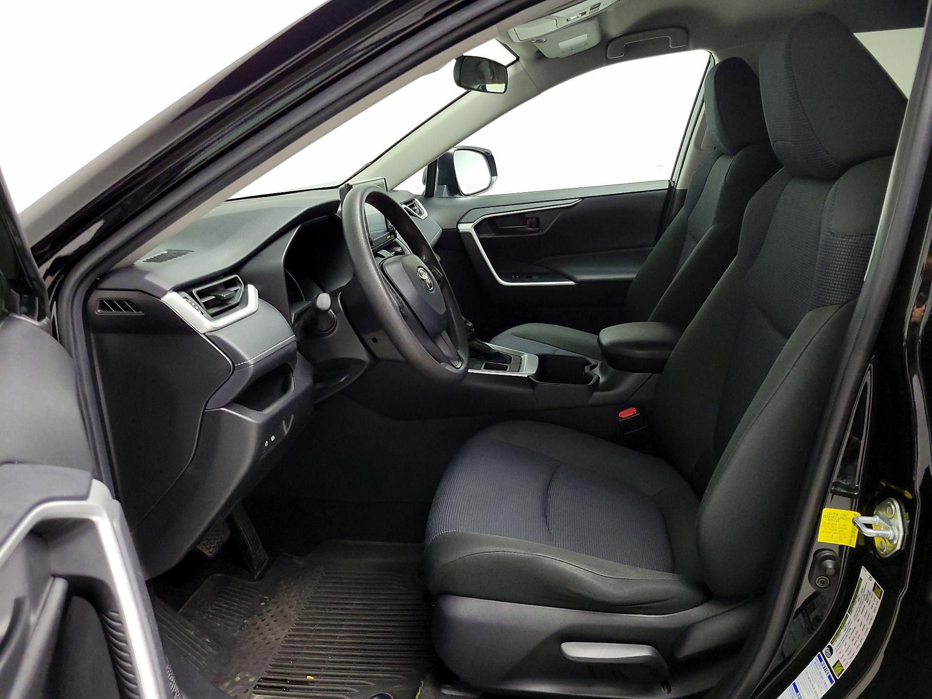 Thumbnail: 2022 Toyota RAV4 - 11