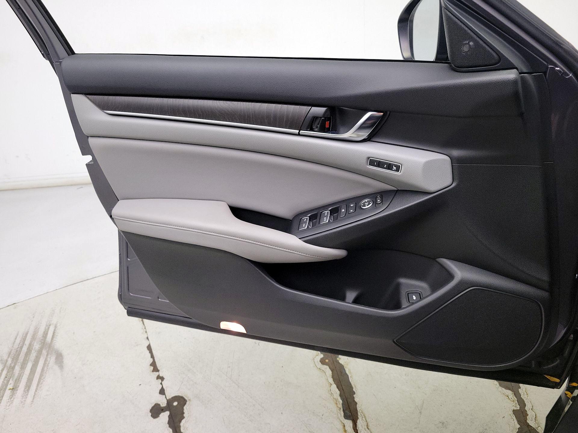 Thumbnail: 2018 Honda Accord - 12