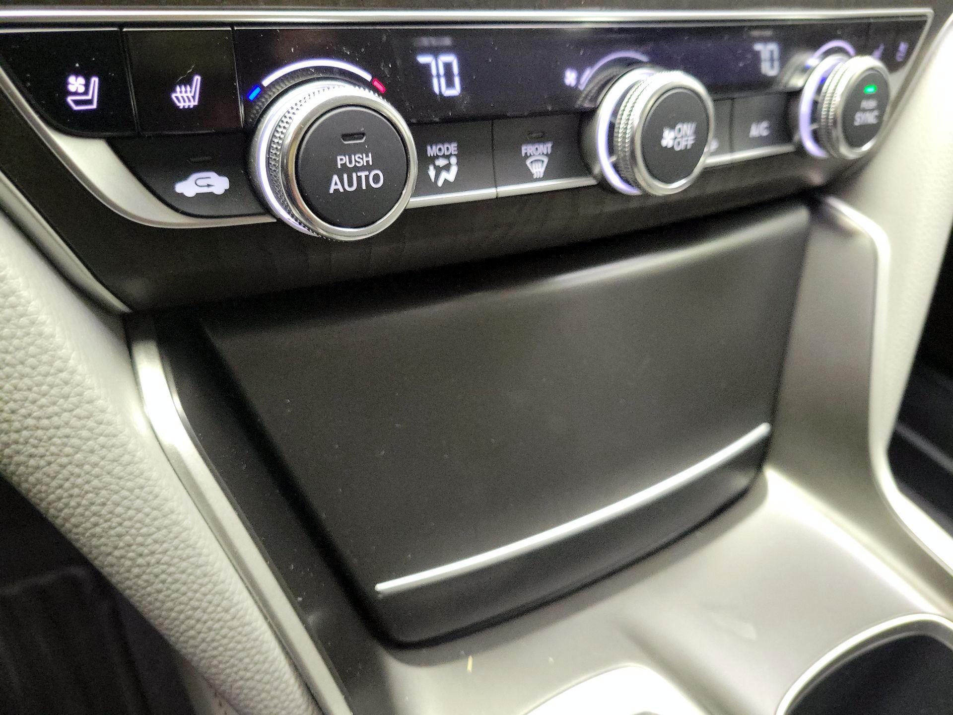 Thumbnail: 2018 Honda Accord - 17