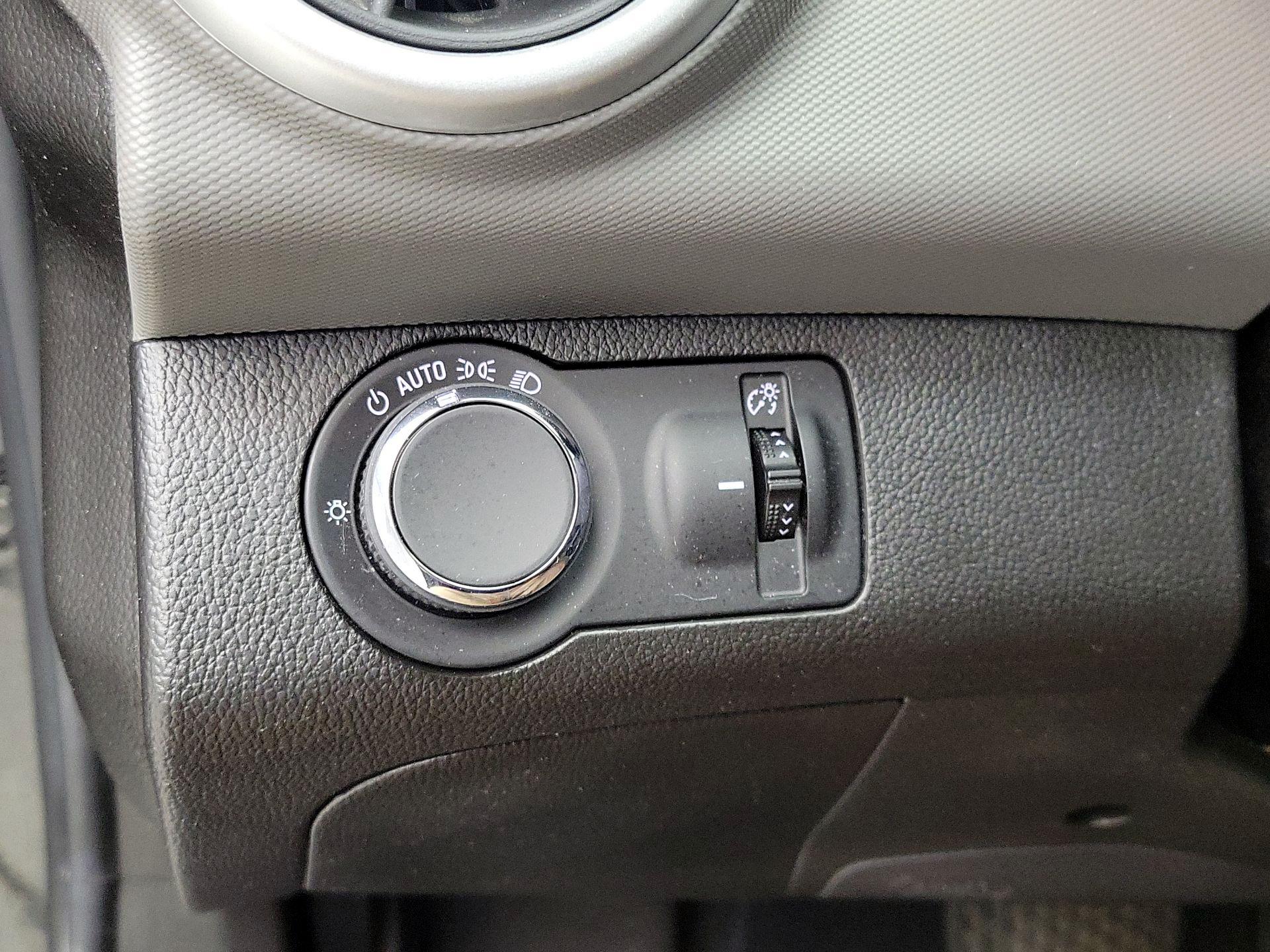 Thumbnail: 2018 Chevrolet Sonic - 13