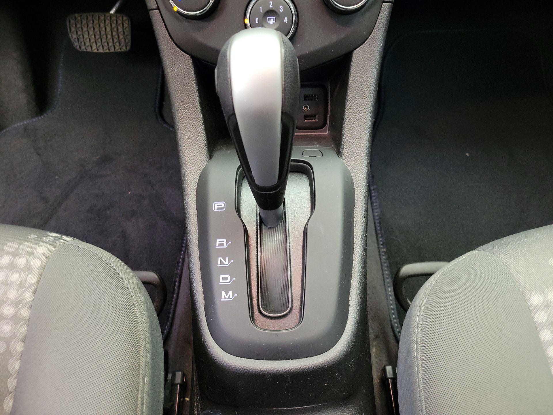 Thumbnail: 2018 Chevrolet Sonic - 17