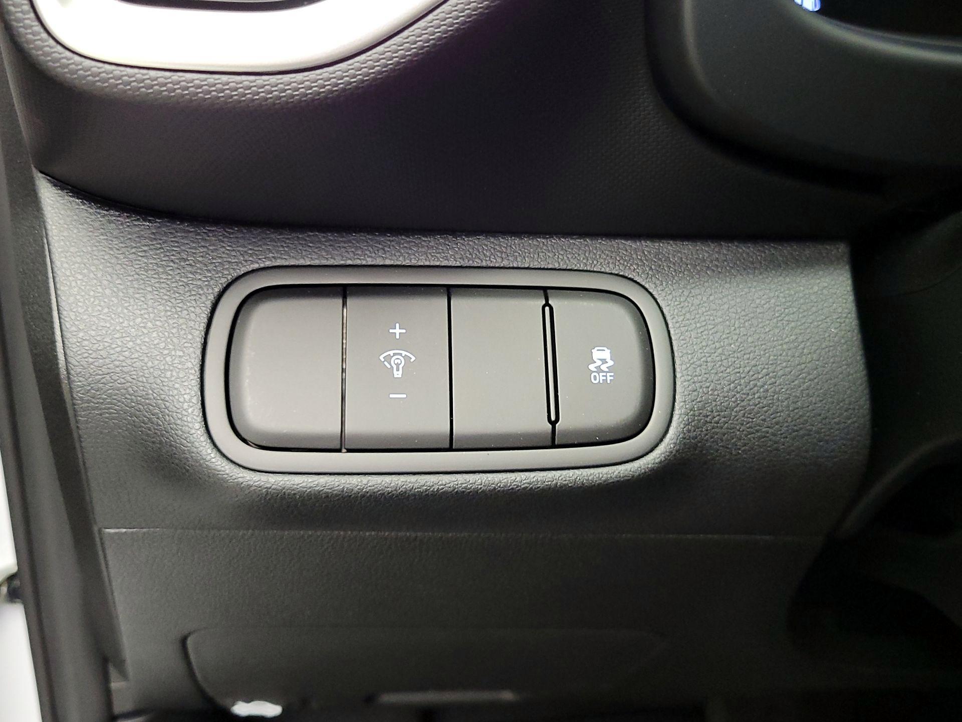 Thumbnail: 2025 Hyundai Venue - 13