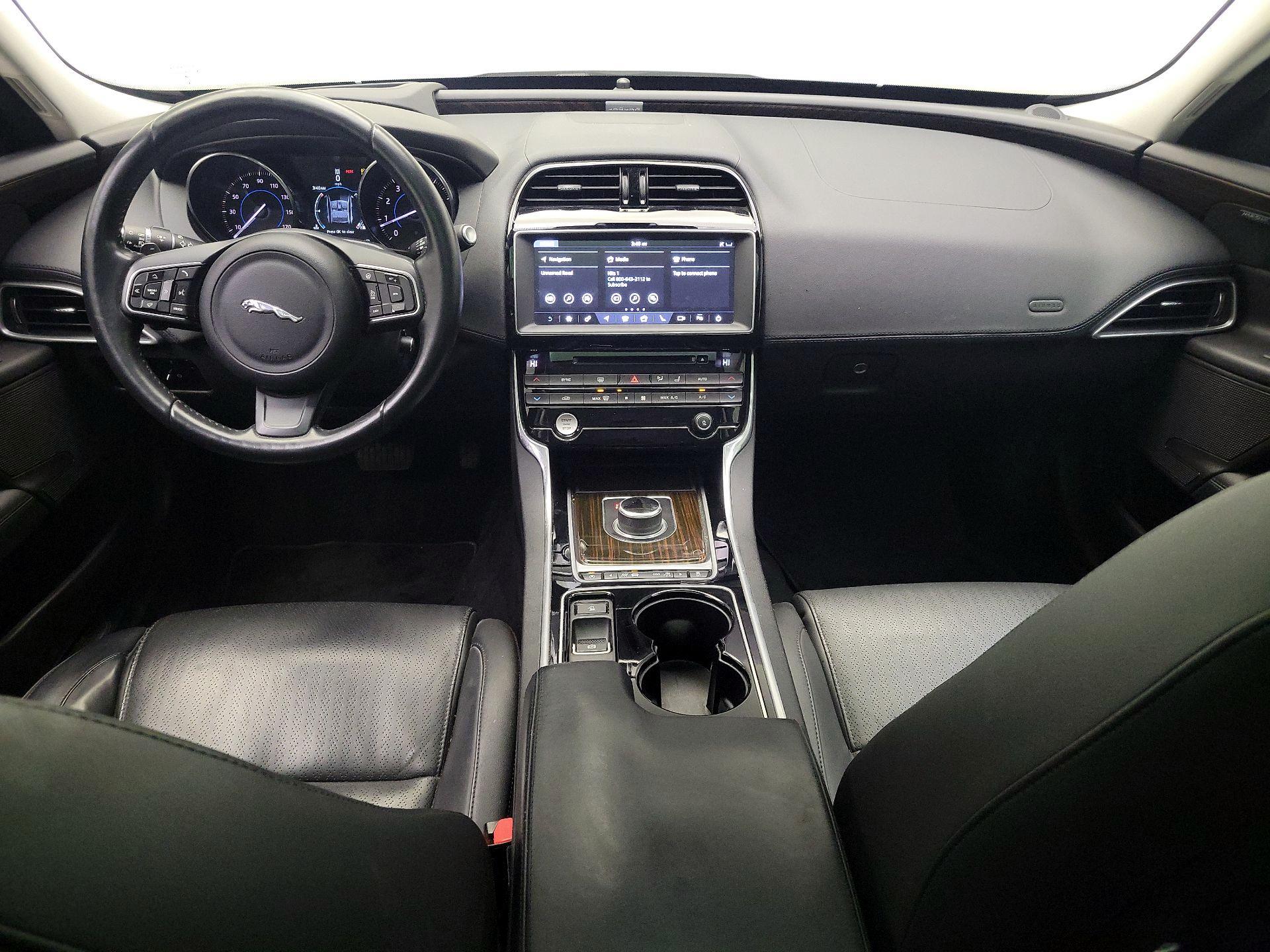 Thumbnail: 2017 Jaguar XE - 9