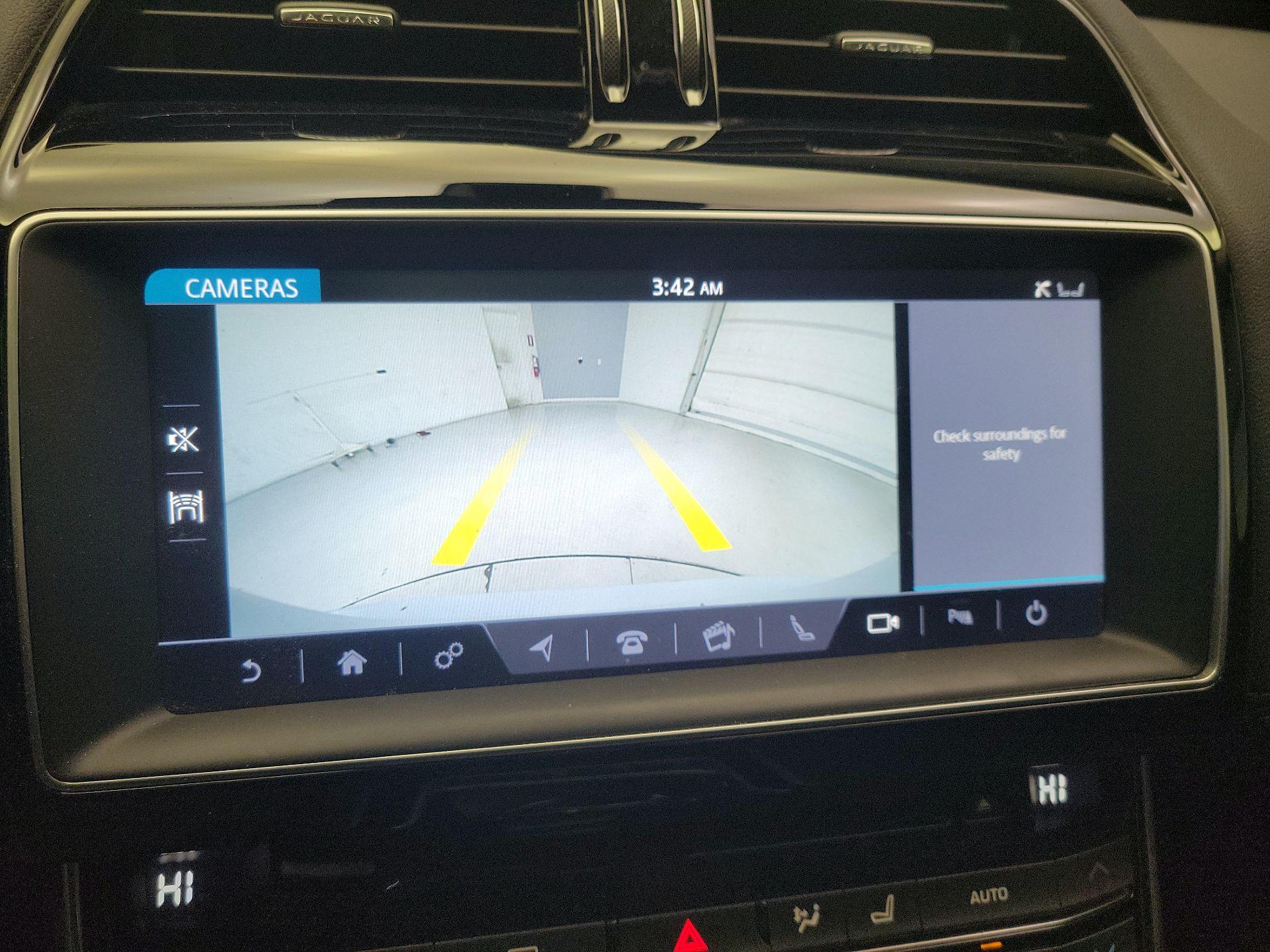 Thumbnail: 2017 Jaguar XE - 15