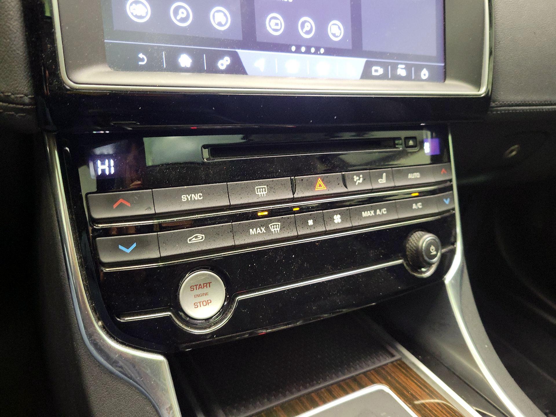 Thumbnail: 2017 Jaguar XE - 17