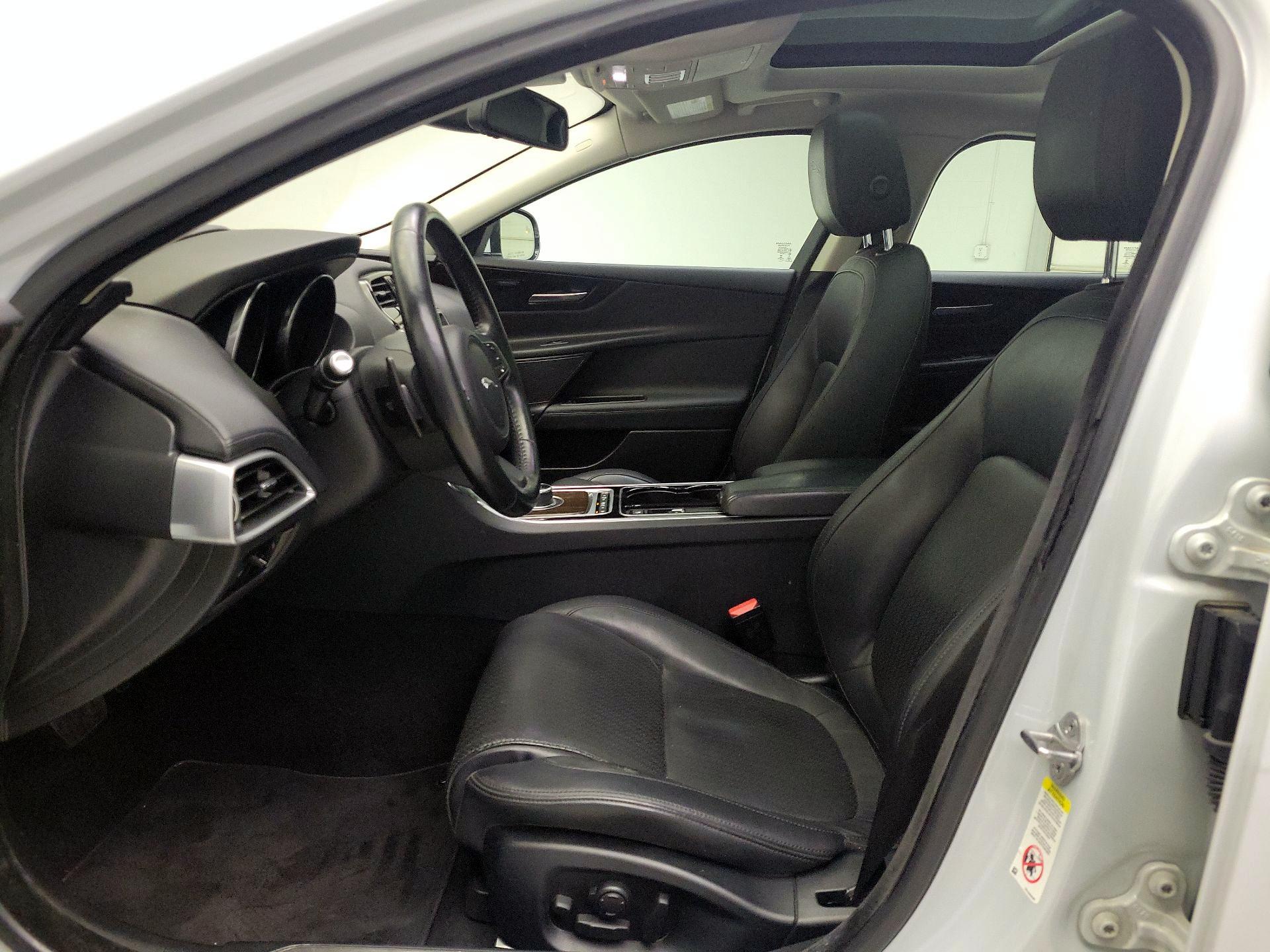 Thumbnail: 2017 Jaguar XE - 20