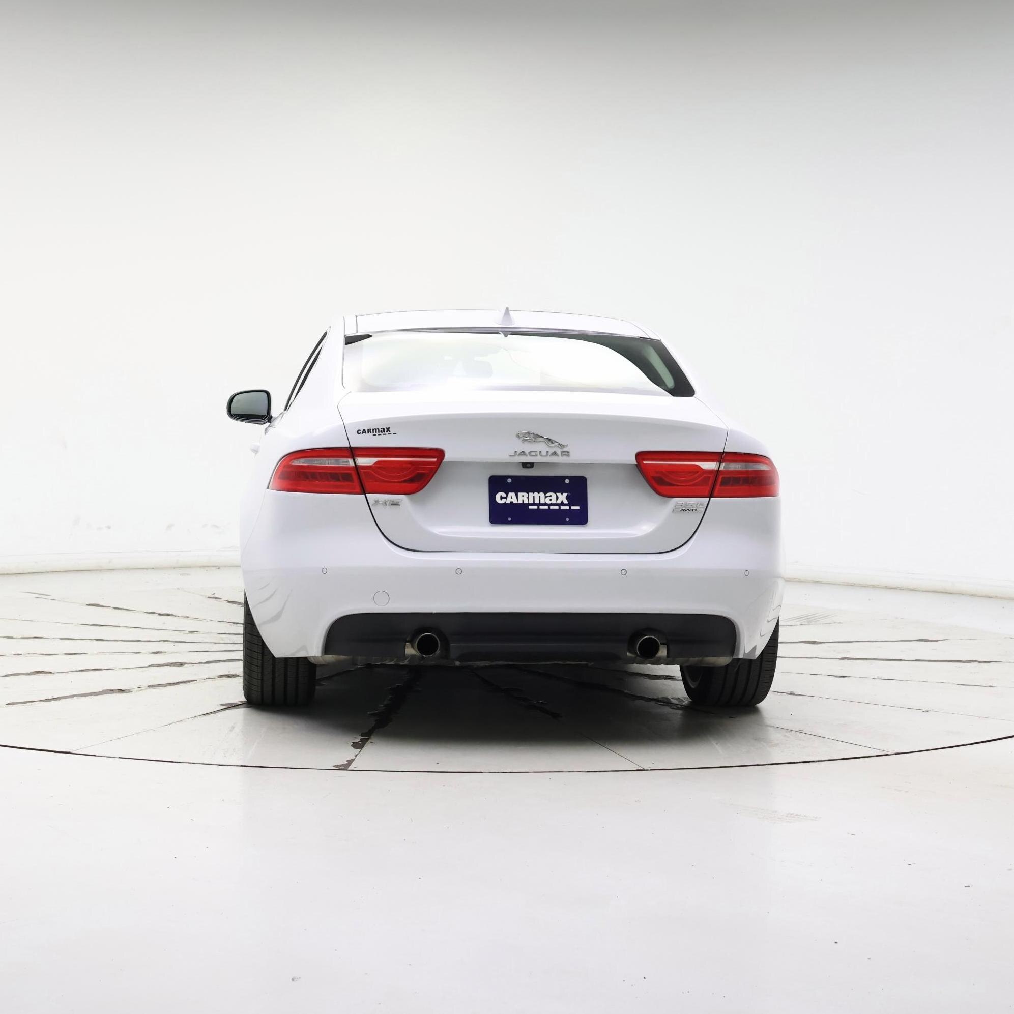 Thumbnail: 2017 Jaguar XE - 6