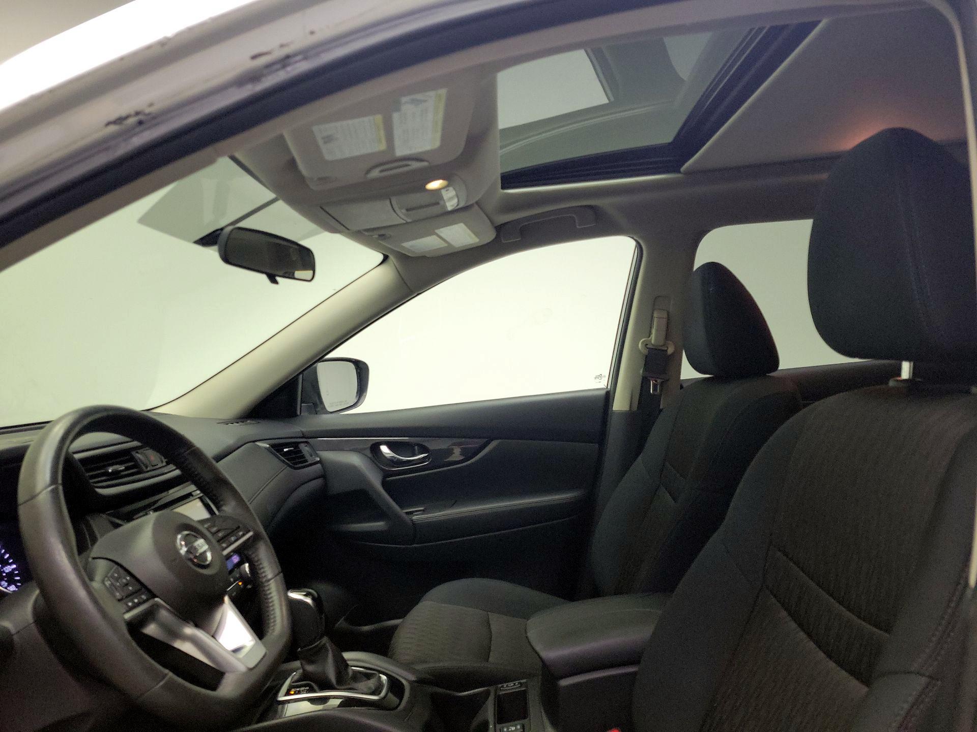 Thumbnail: 2017 Nissan Rogue - 20