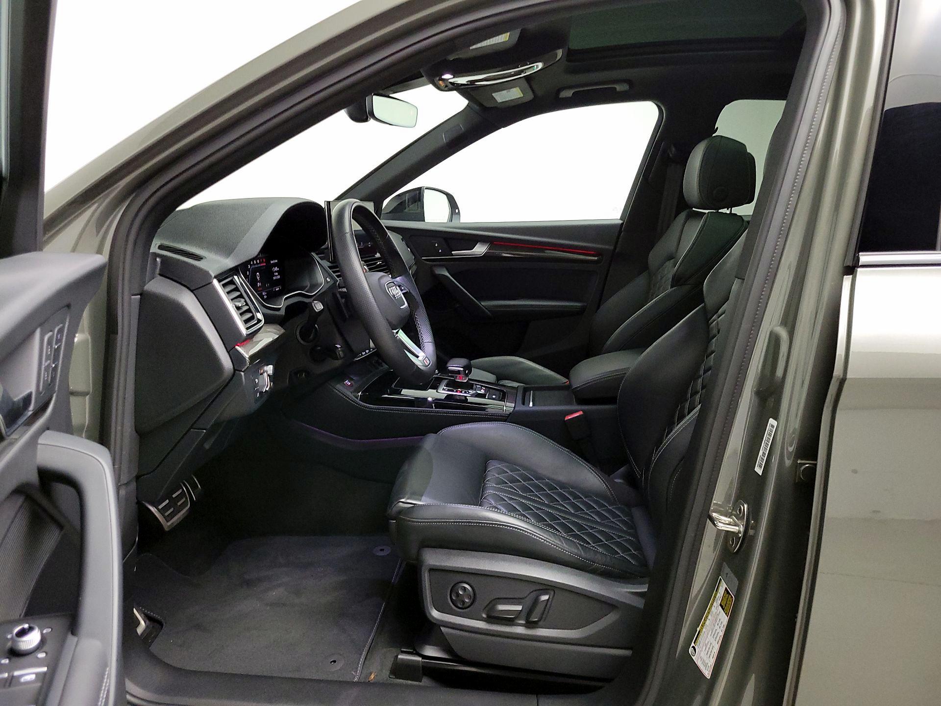 Thumbnail: 2023 Audi SQ5 - 11