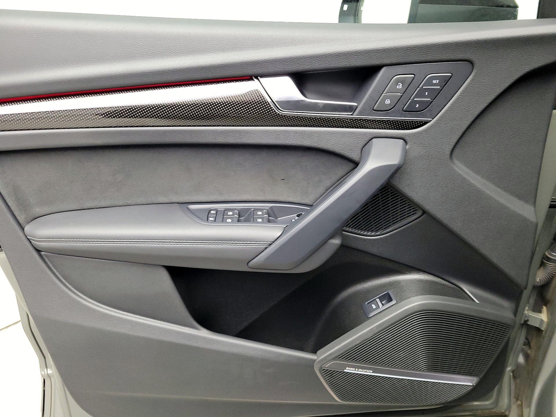 Thumbnail: 2023 Audi SQ5 - 12