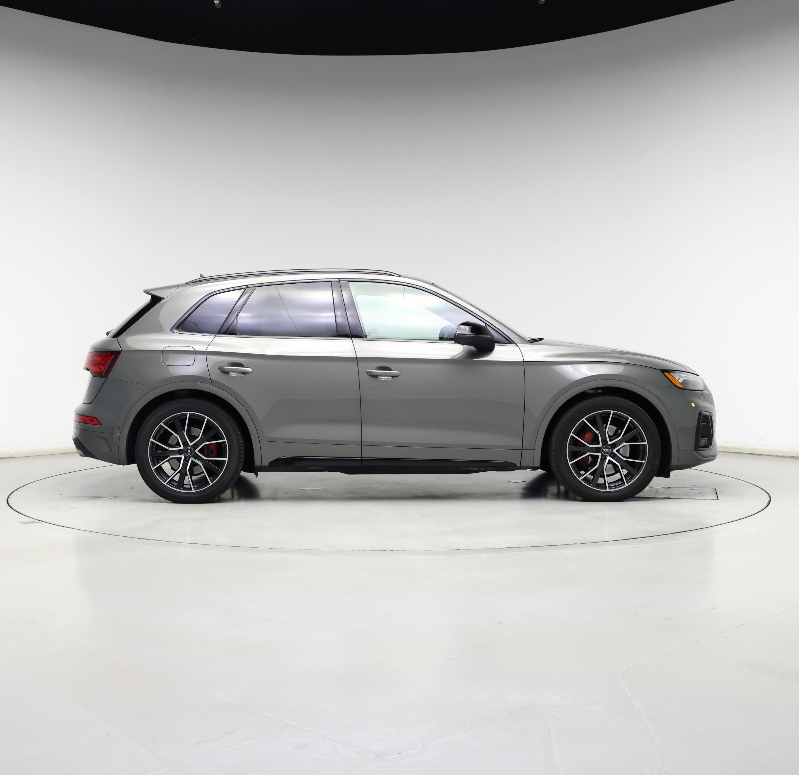 Thumbnail: 2023 Audi SQ5 - 7