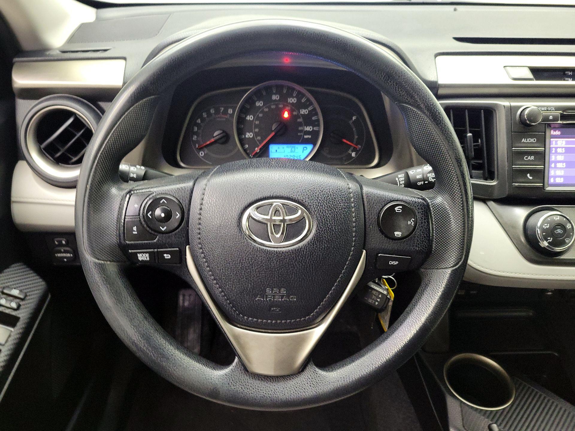 Thumbnail: 2015 Toyota RAV4 - 10