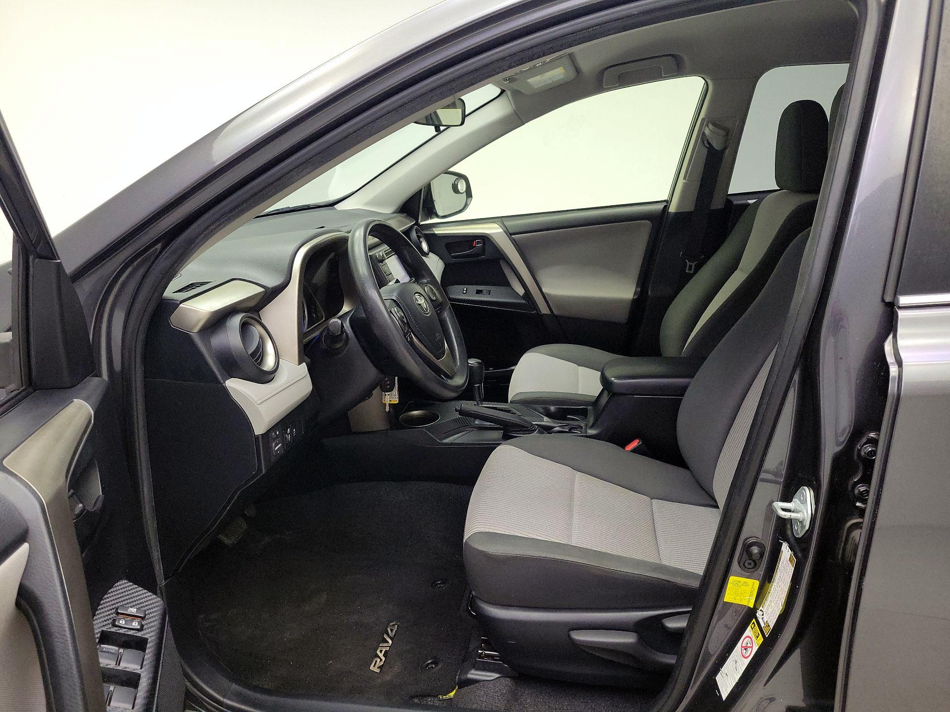 Thumbnail: 2015 Toyota RAV4 - 11