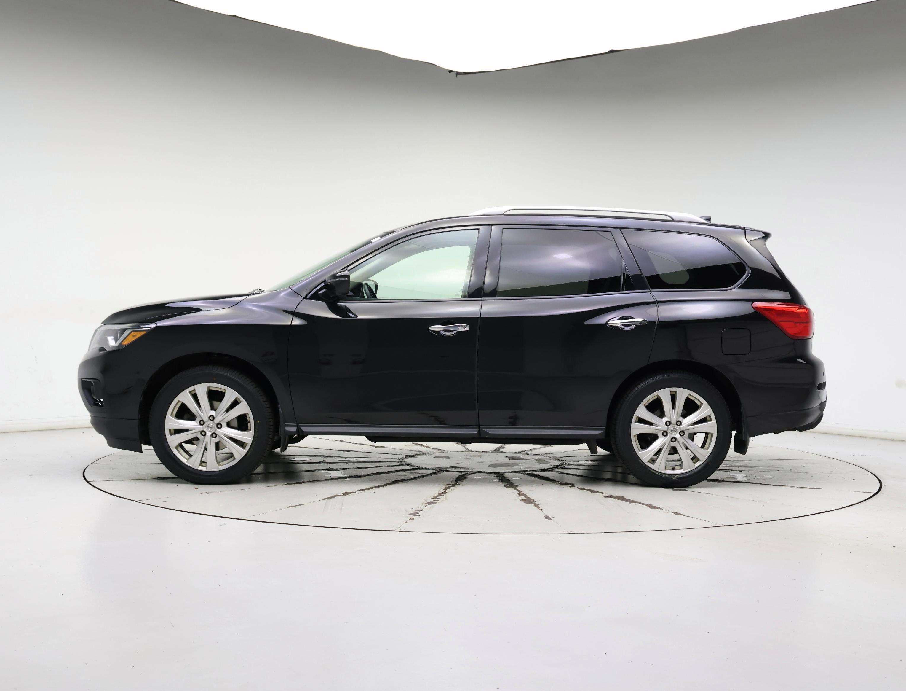 Thumbnail: 2019 Nissan Pathfinder - 3