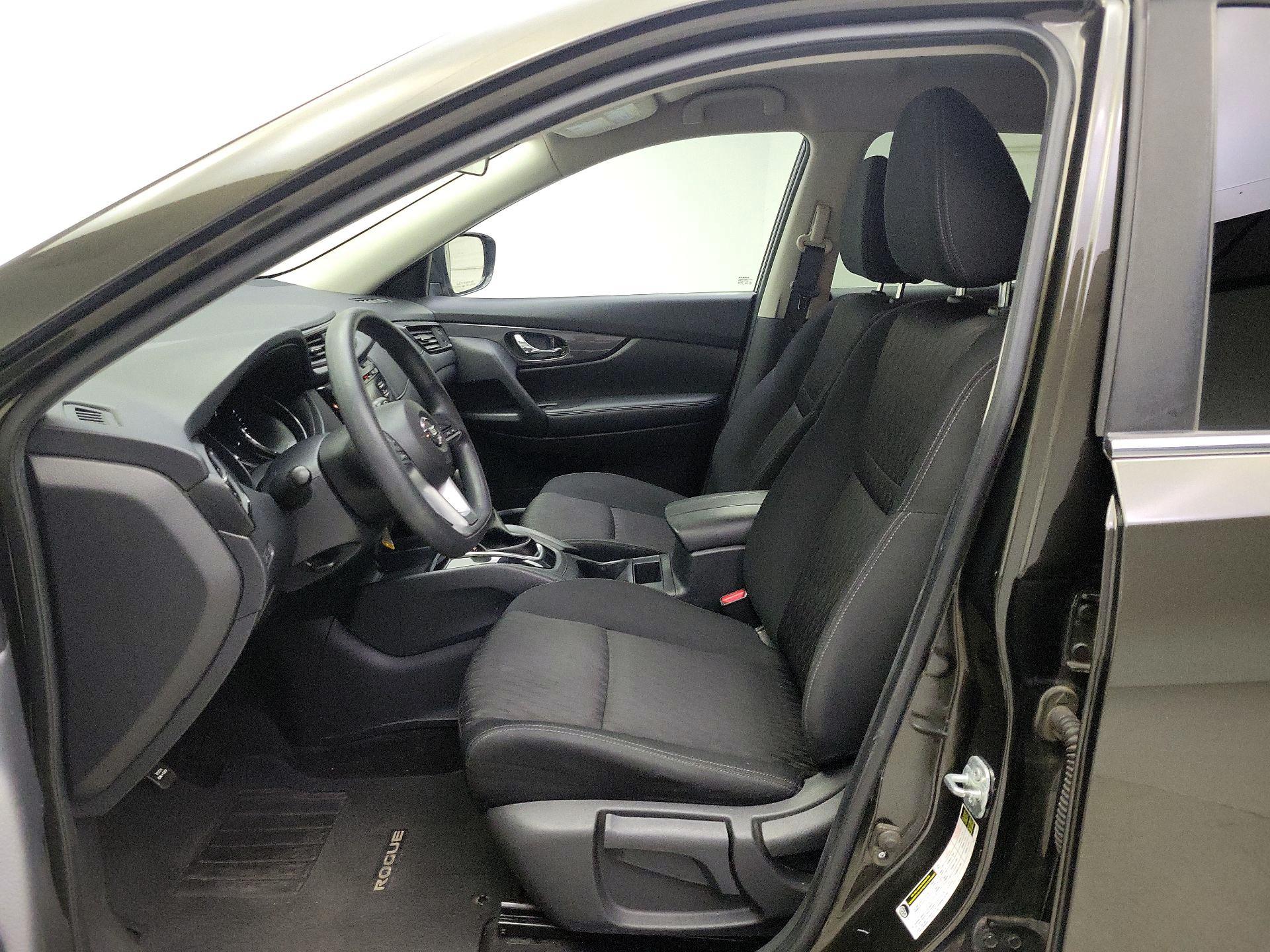 Thumbnail: 2017 Nissan Rogue - 11