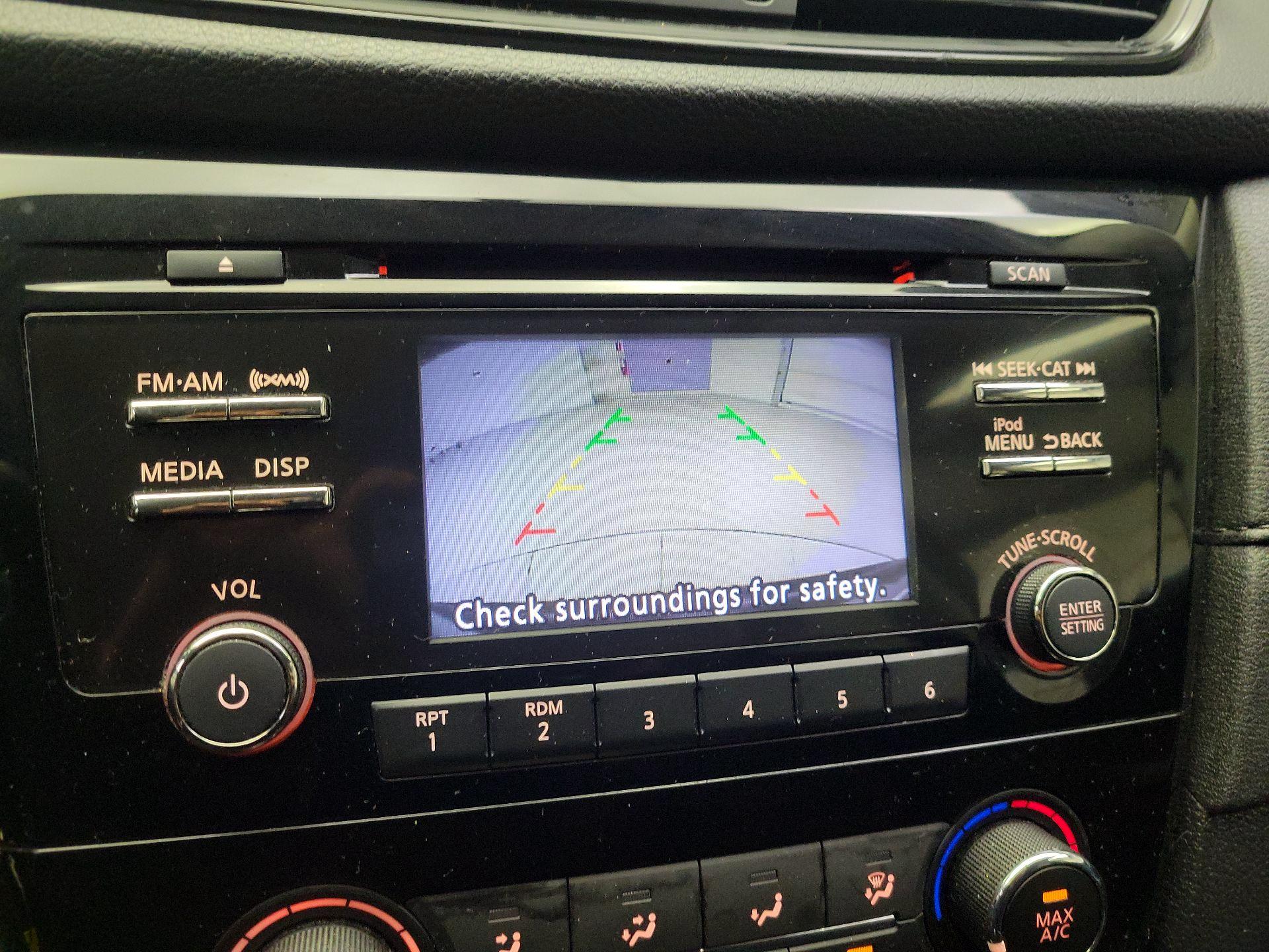 Thumbnail: 2017 Nissan Rogue - 14