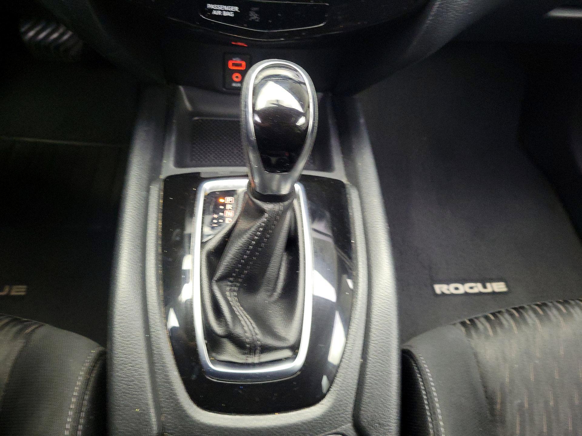 Thumbnail: 2017 Nissan Rogue - 17