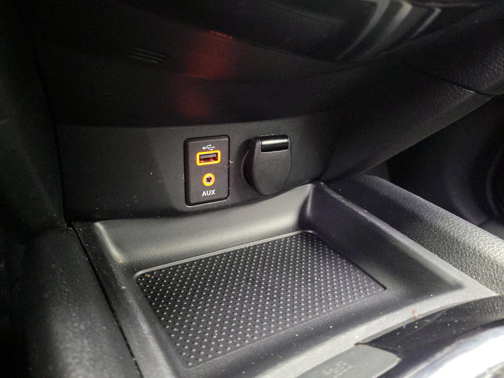 Thumbnail: 2017 Nissan Rogue - 18