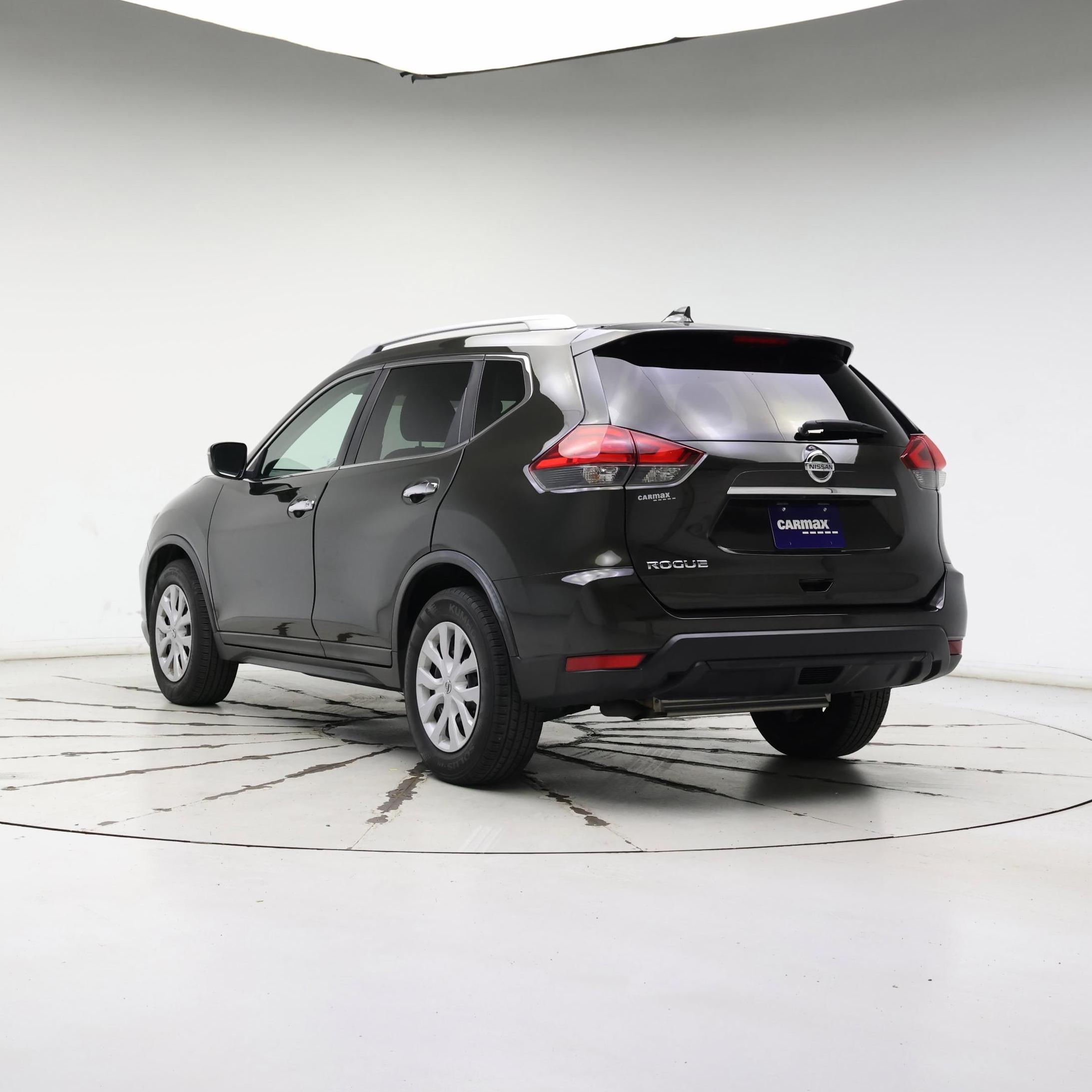 Thumbnail: 2017 Nissan Rogue - 2