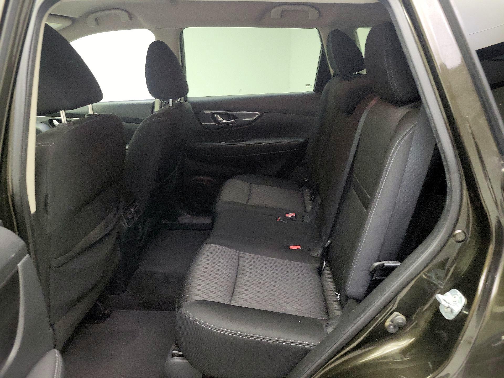 Thumbnail: 2017 Nissan Rogue - 19