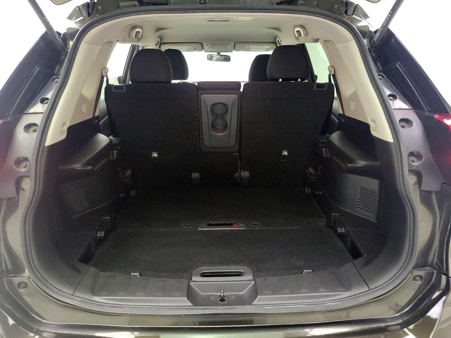 Thumbnail: 2017 Nissan Rogue - 20