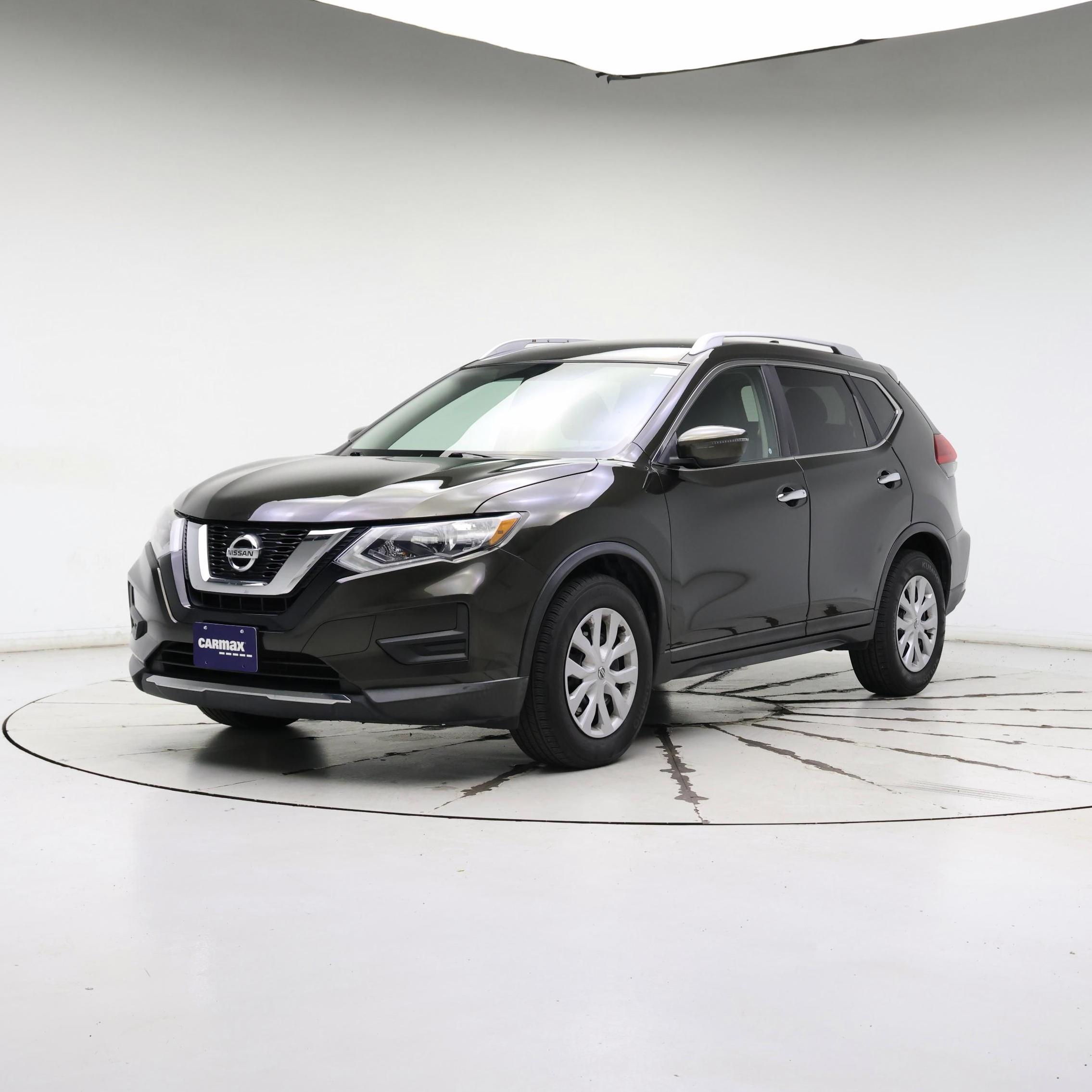 Thumbnail: 2017 Nissan Rogue - 4