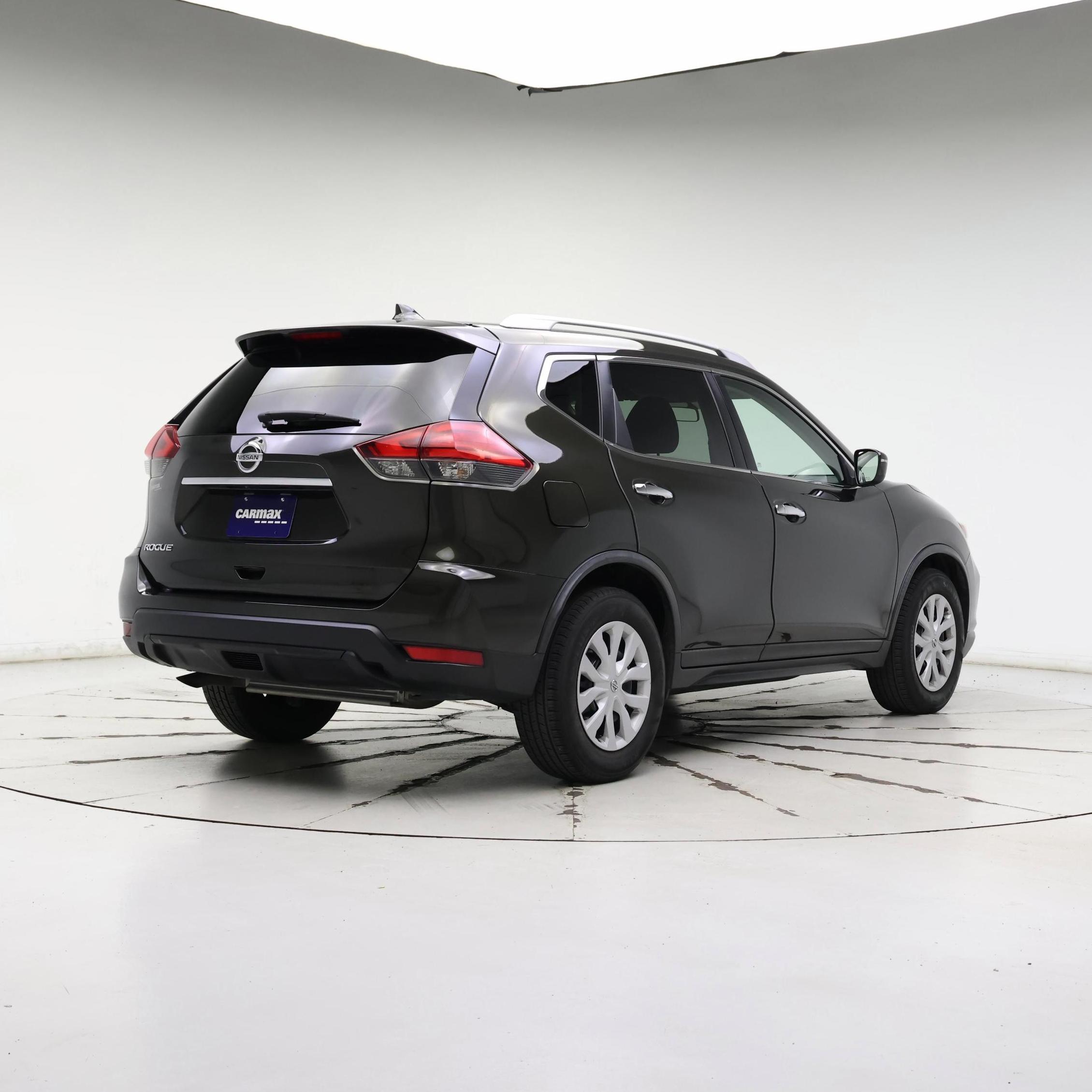 Thumbnail: 2017 Nissan Rogue - 8