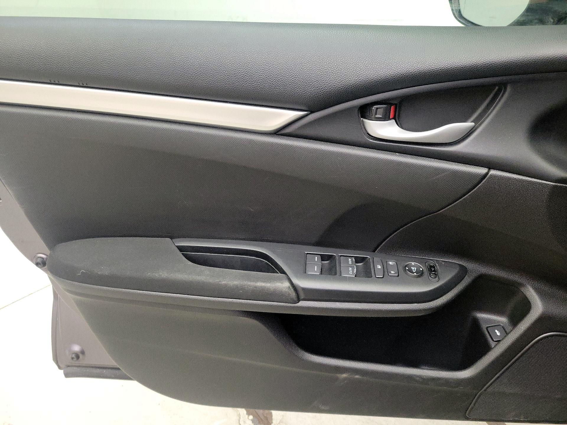 Thumbnail: 2016 Honda Civic - 12