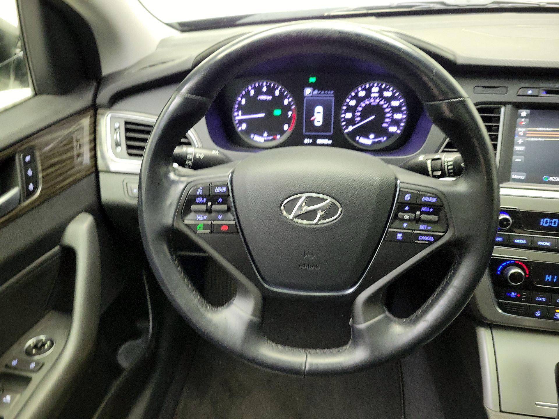 Thumbnail: 2015 Hyundai Sonata - 10