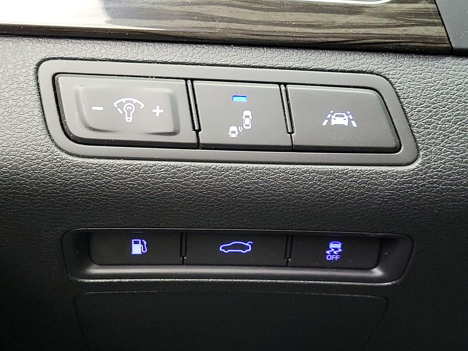 Thumbnail: 2015 Hyundai Sonata - 13