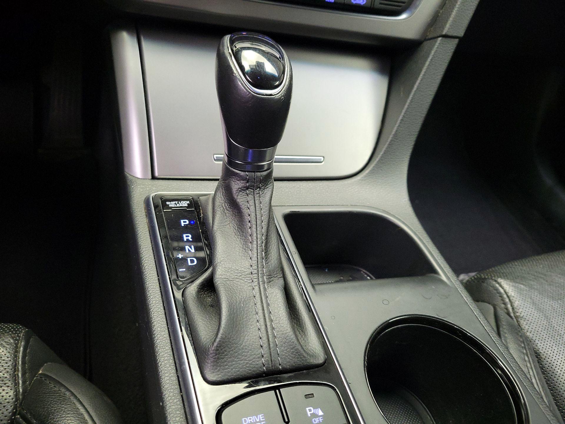 Thumbnail: 2015 Hyundai Sonata - 18