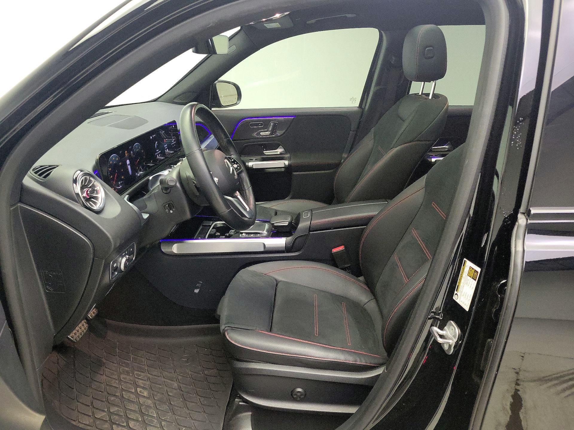 Thumbnail: 2023 Mercedes-Benz GLB - 11