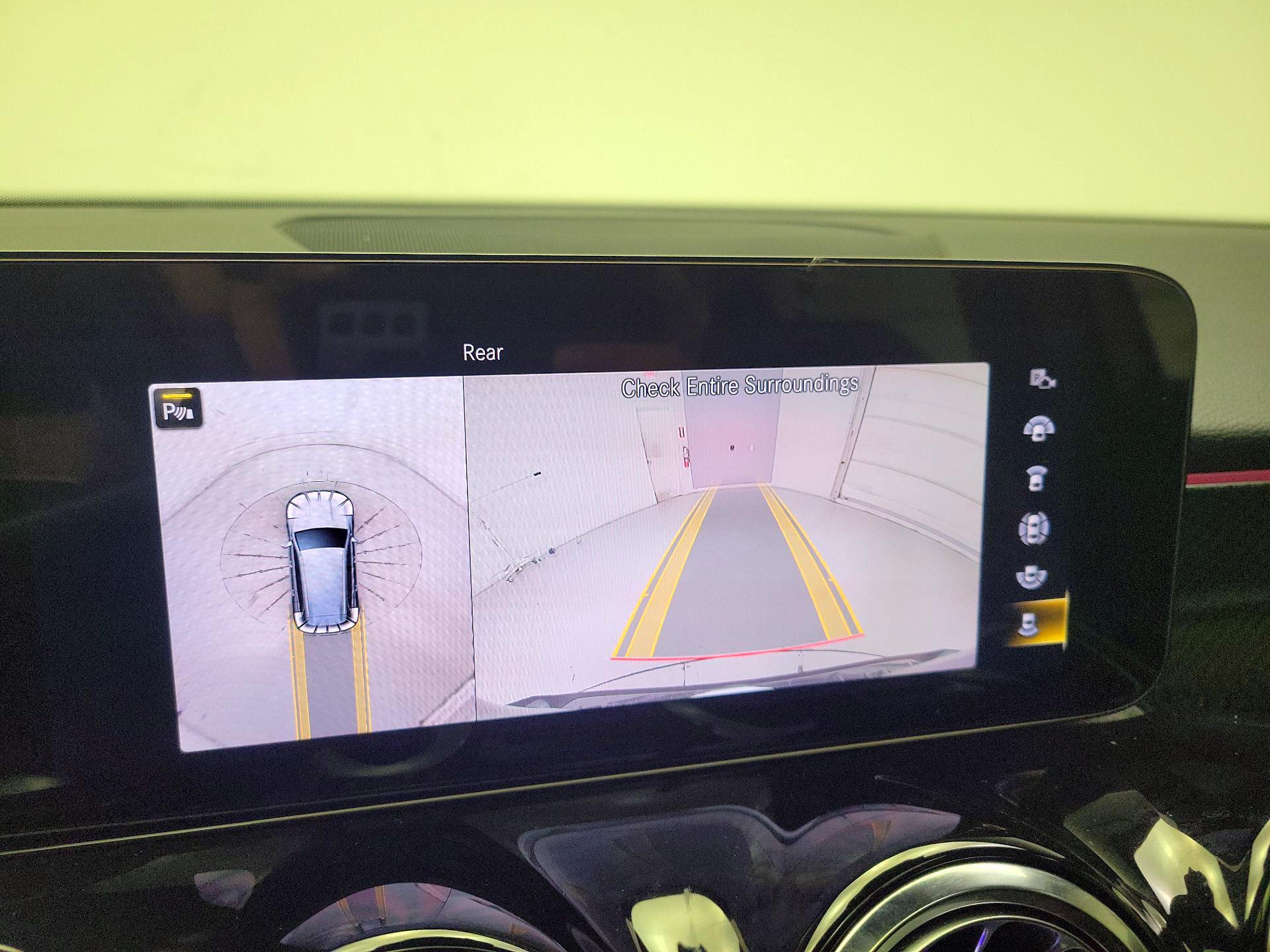 Thumbnail: 2023 Mercedes-Benz GLB - 15