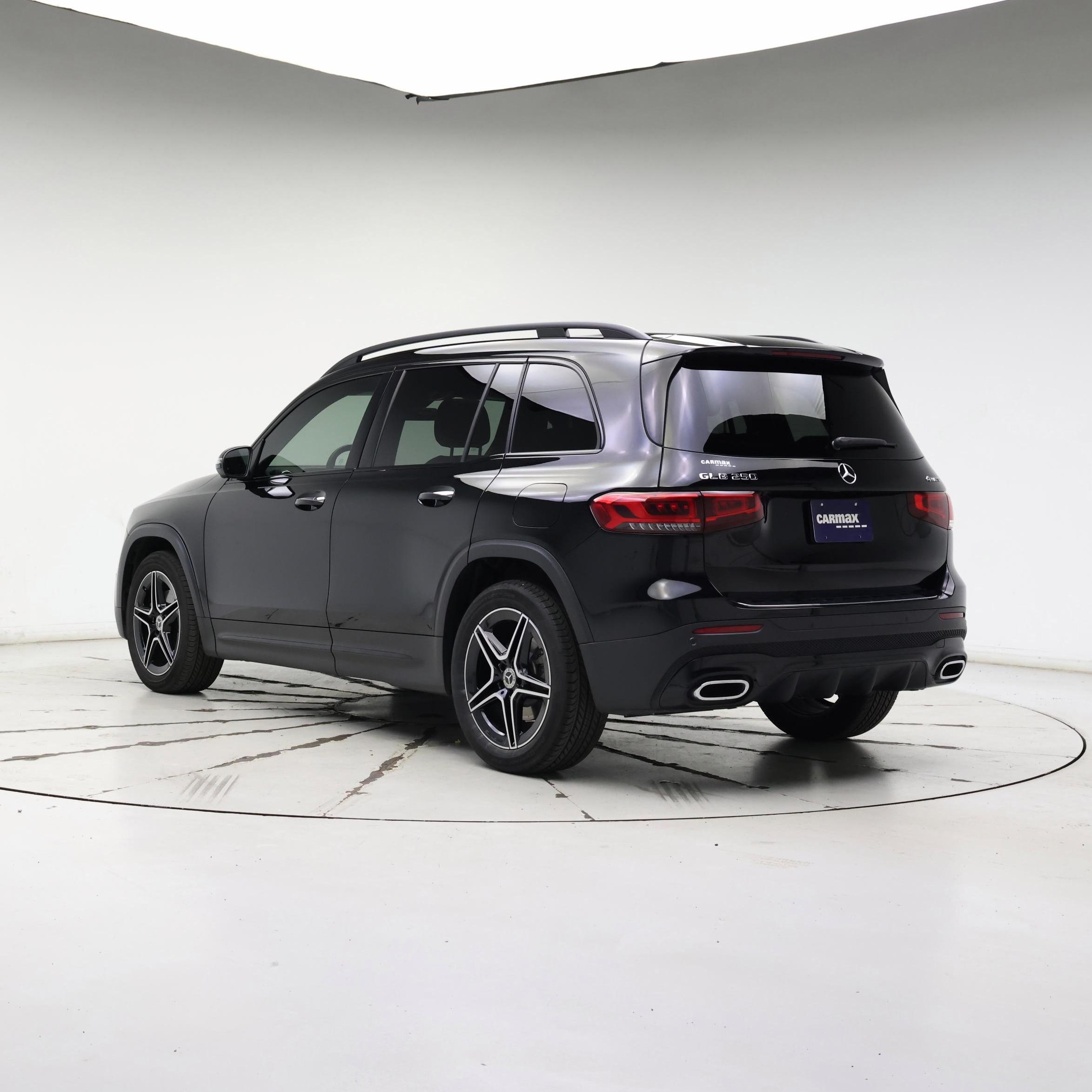 Thumbnail: 2023 Mercedes-Benz GLB - 2