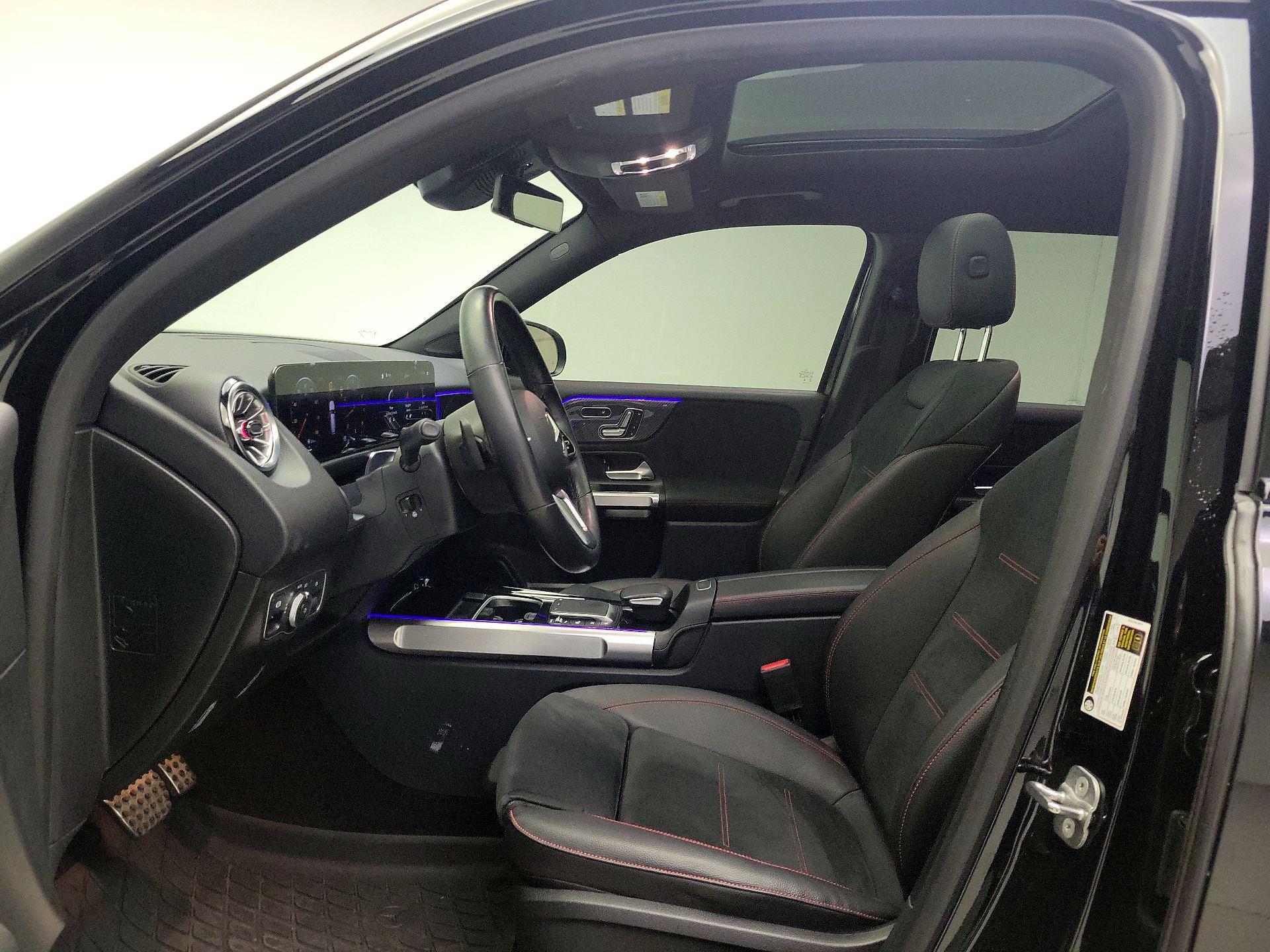 Thumbnail: 2023 Mercedes-Benz GLB - 20