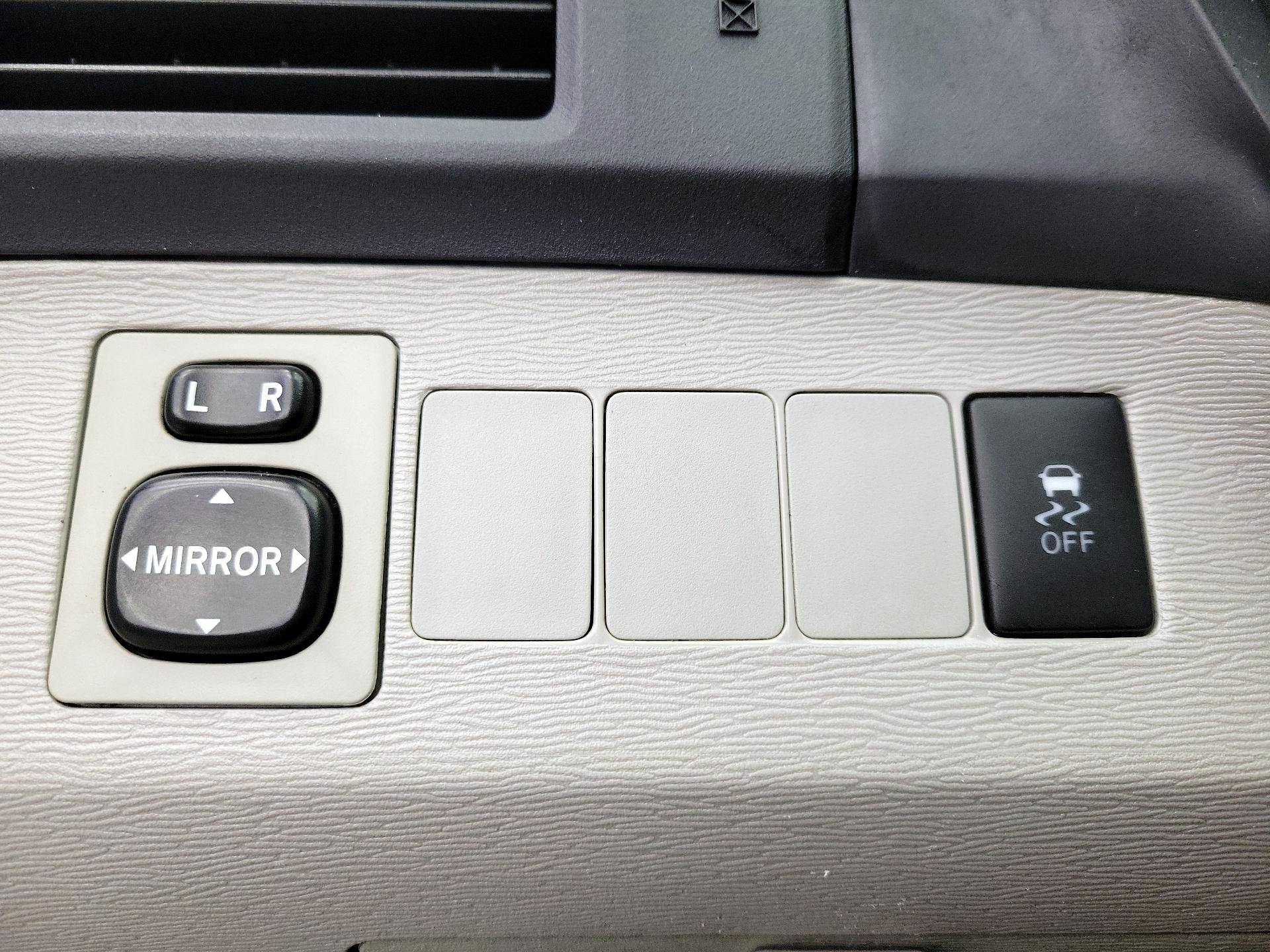 Thumbnail: 2015 Toyota Venza - 13