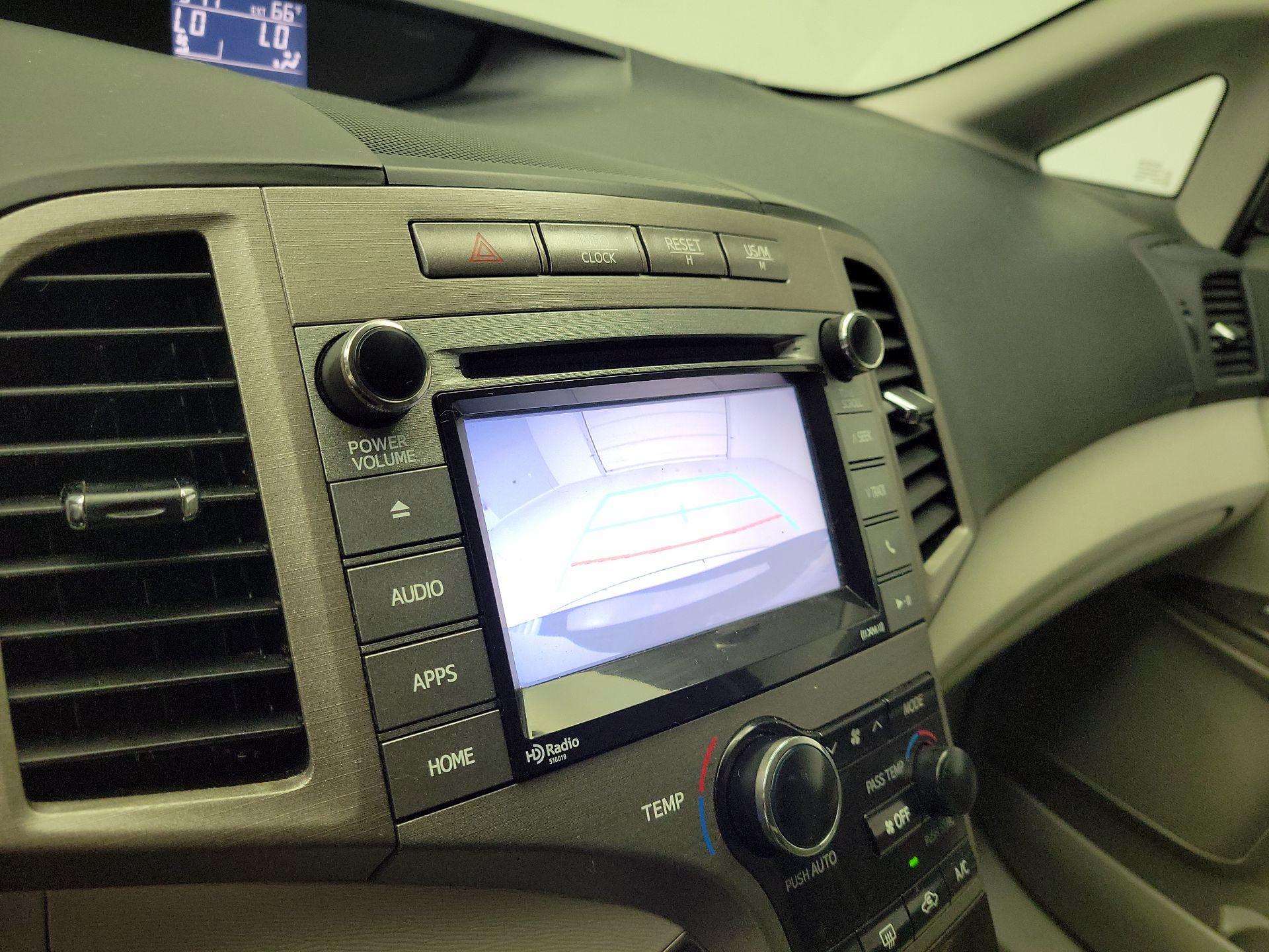 Thumbnail: 2015 Toyota Venza - 14