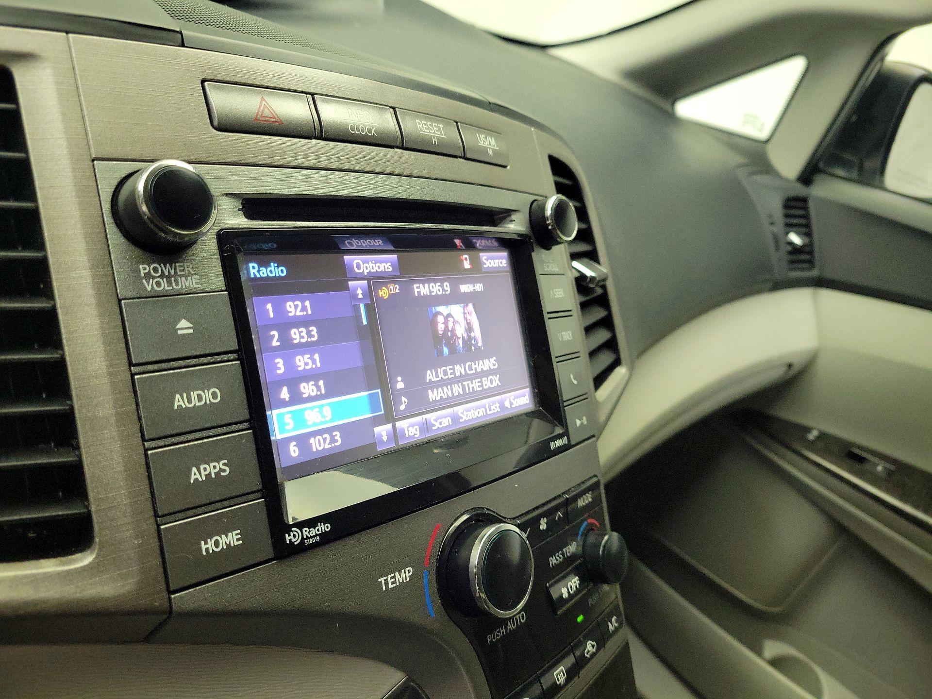 Thumbnail: 2015 Toyota Venza - 15