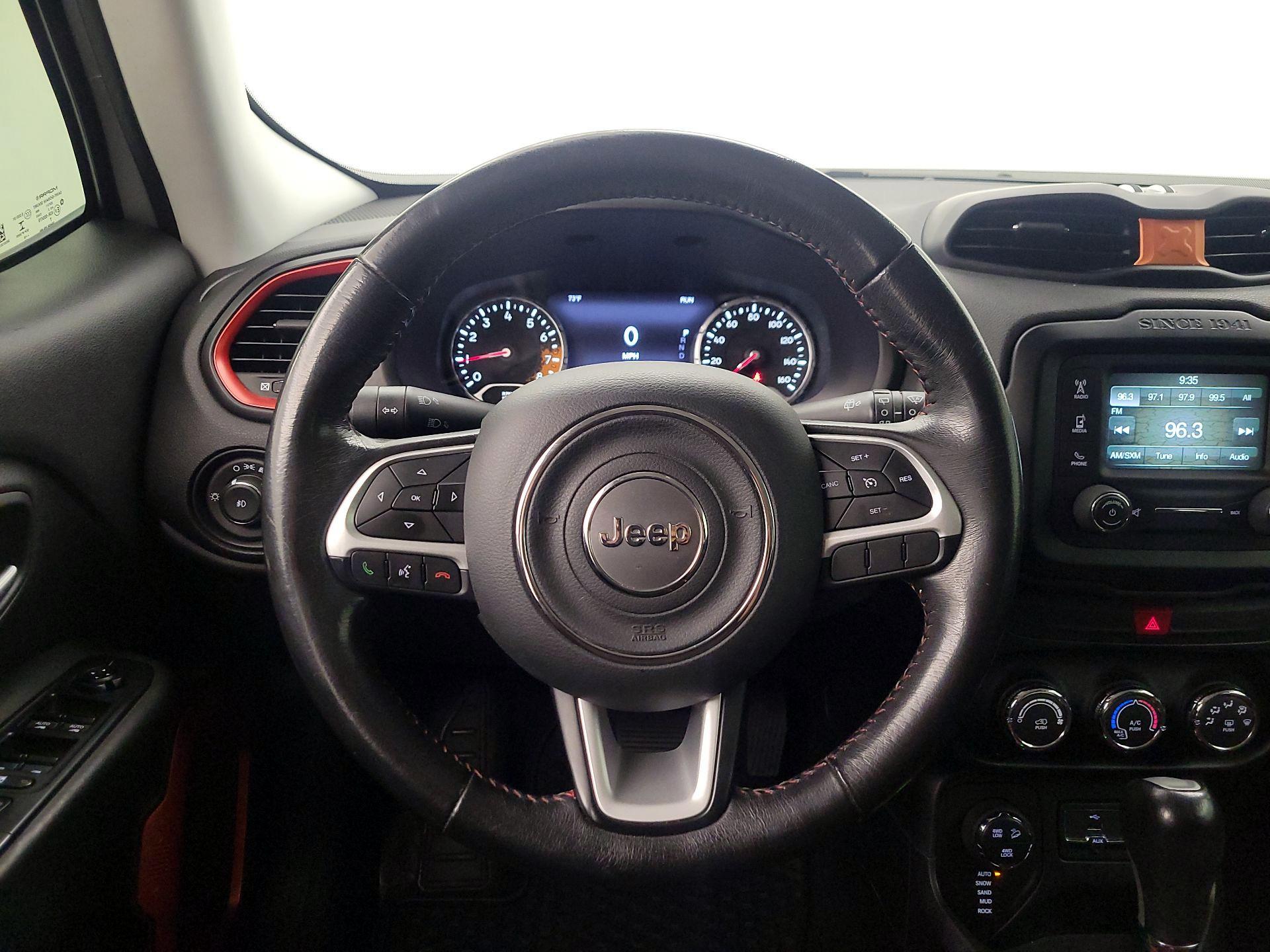 Thumbnail: 2016 Jeep Renegade - 10